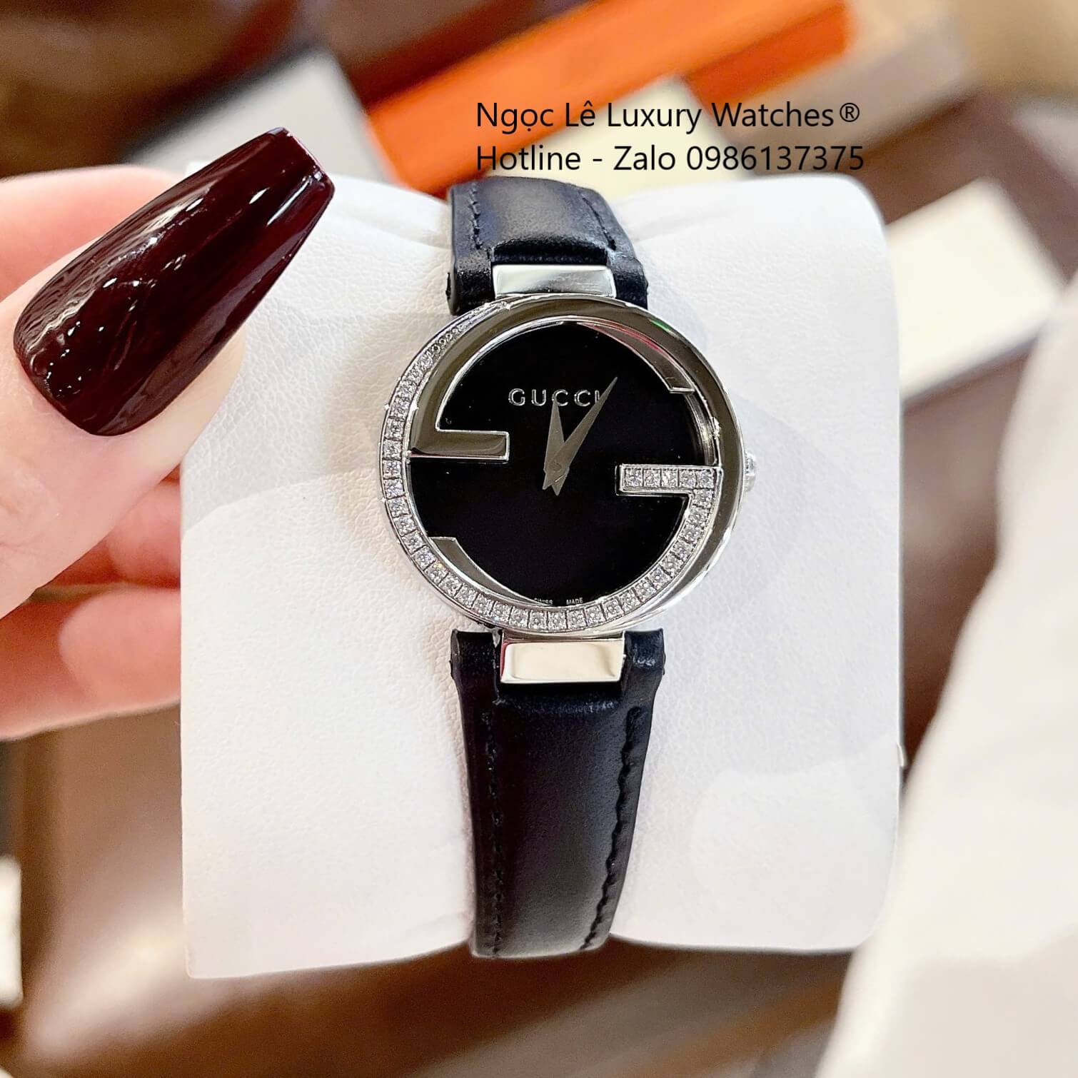 Đồng Hồ Nữ Gucci Interlocking Dây Da Đen Mặt Đen Vỏ Bạc Size 29mm - Quartz