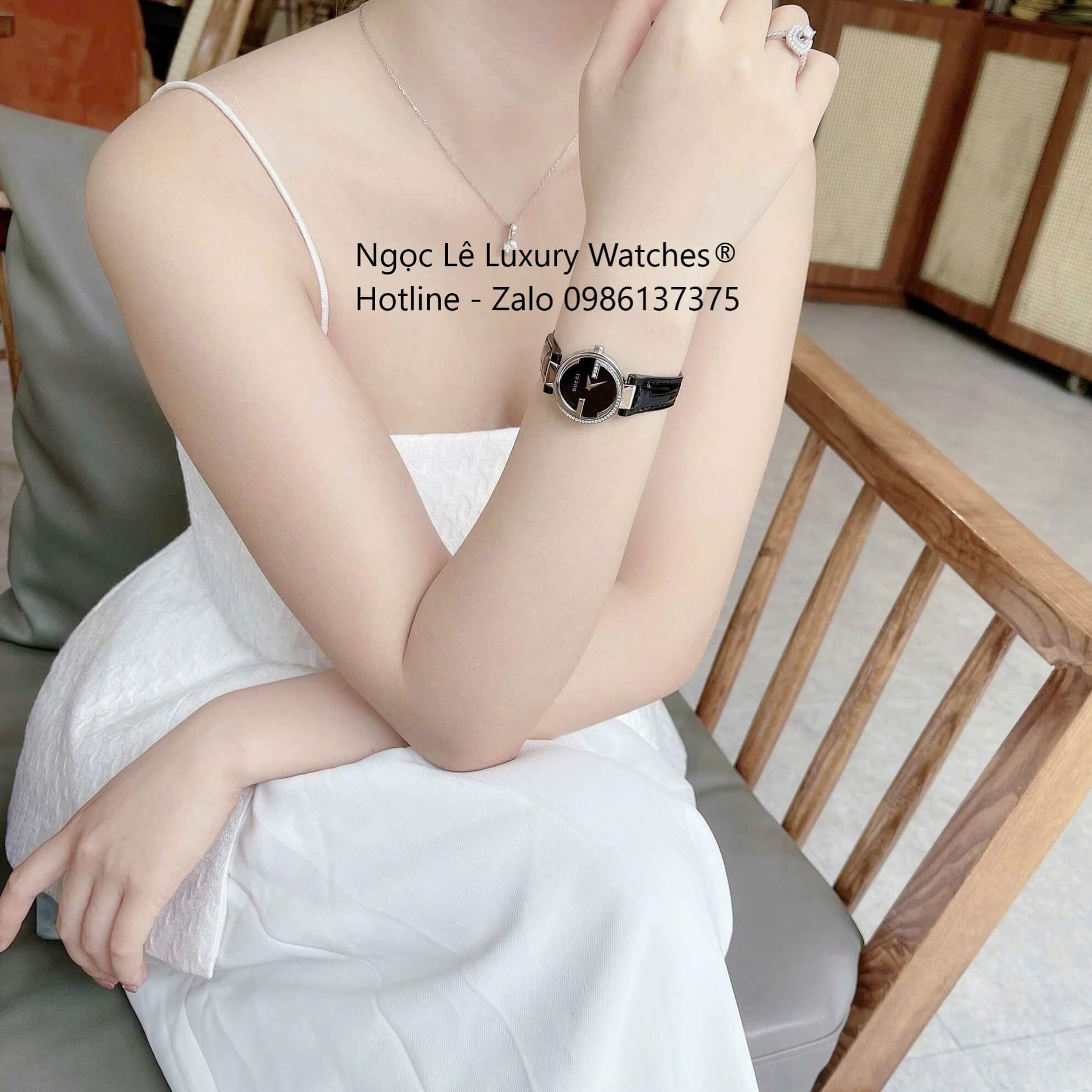 Đồng Hồ Nữ Gucci Interlocking Dây Da Đen Mặt Đen Vỏ Bạc Size 29mm - Quartz