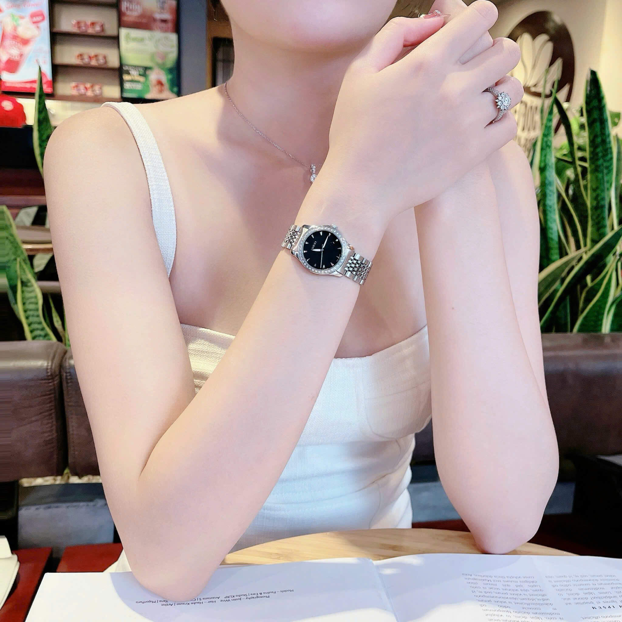 Đồng hồ Gucci nữ dây thép bạc mặt đen viền đá size 28mm - Gucci G-Timeless Quartz