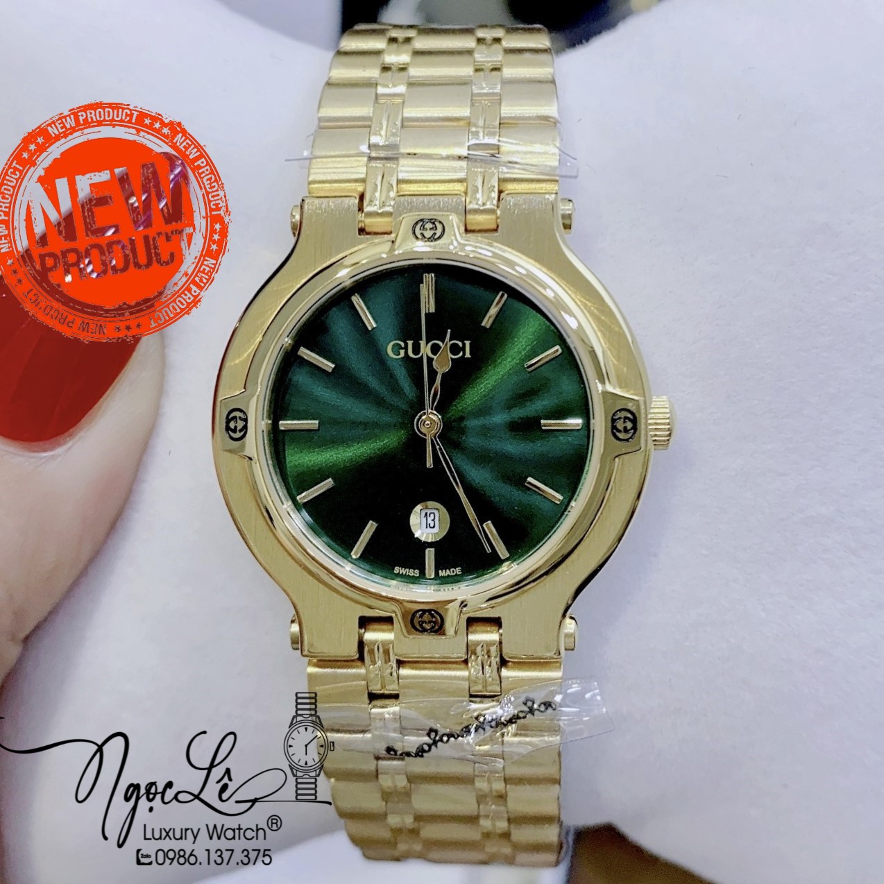 Đồng Hồ Nữ Gucci Vintage Dây Kim Loại Màu Vàng Mặt Xanh Lá Size 32mm