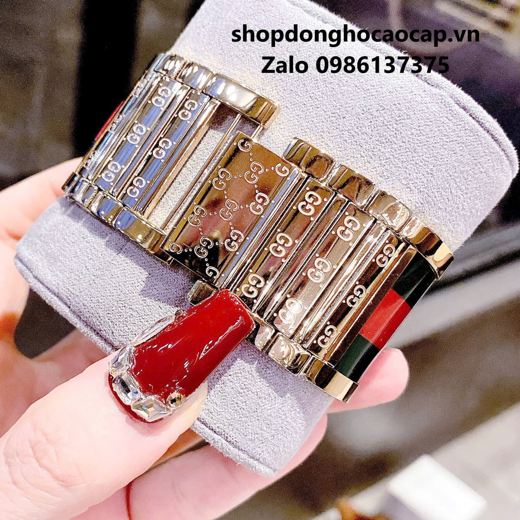 Đồng Hồ Gucci Twirl Nữ Dáng Lắc Tay Màu Vàng Gold Mix Xanh Cao Cấp Size 23mm