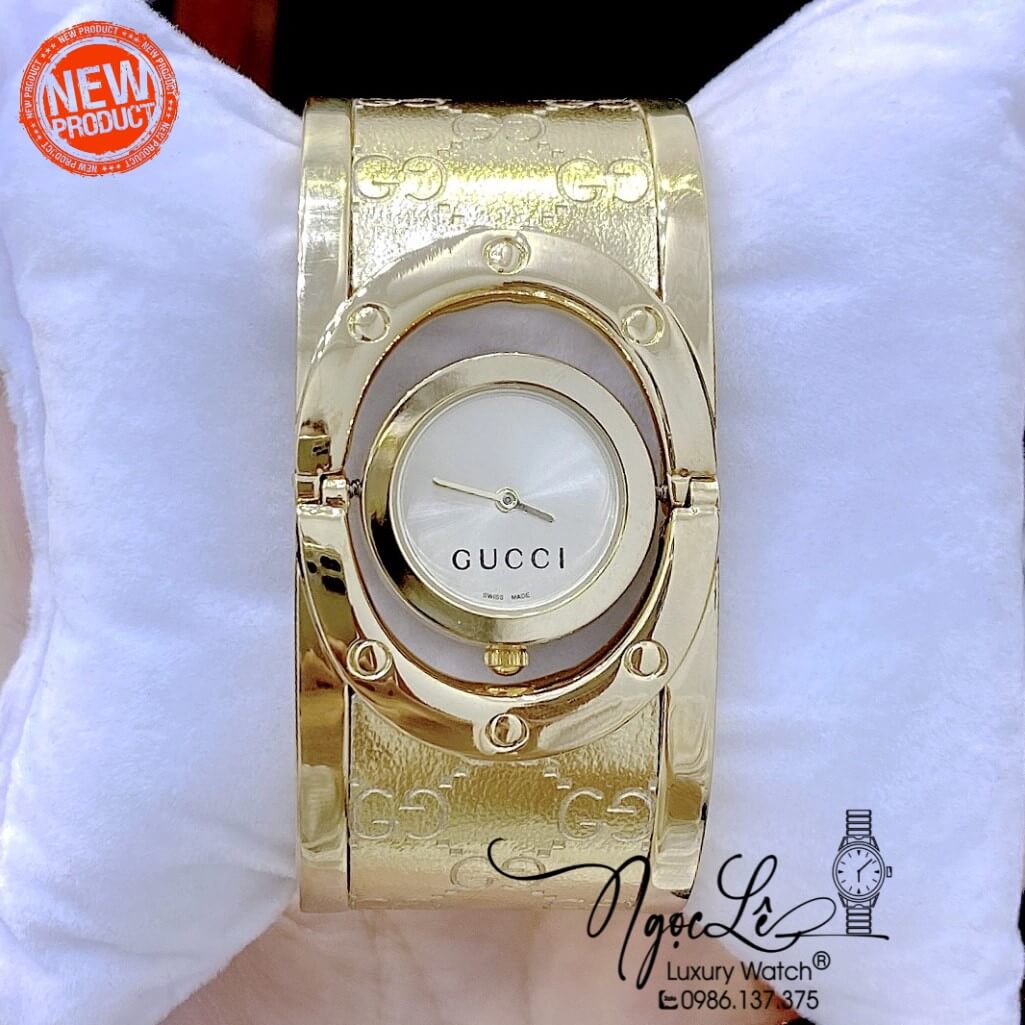 Đồng Hồ Nữ Gucci Twirl Dáng Còng Ôm Tay Màu Vàng Vân Gucci 23mm