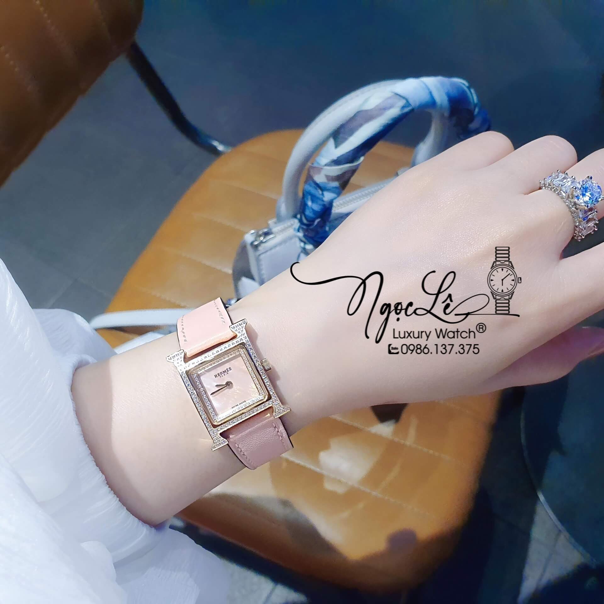 Đồng Hồ Nữ Hermes Heure H Dây Da Hồng Vỏ Rose Mặt Xà Cừ Size 21x21mm