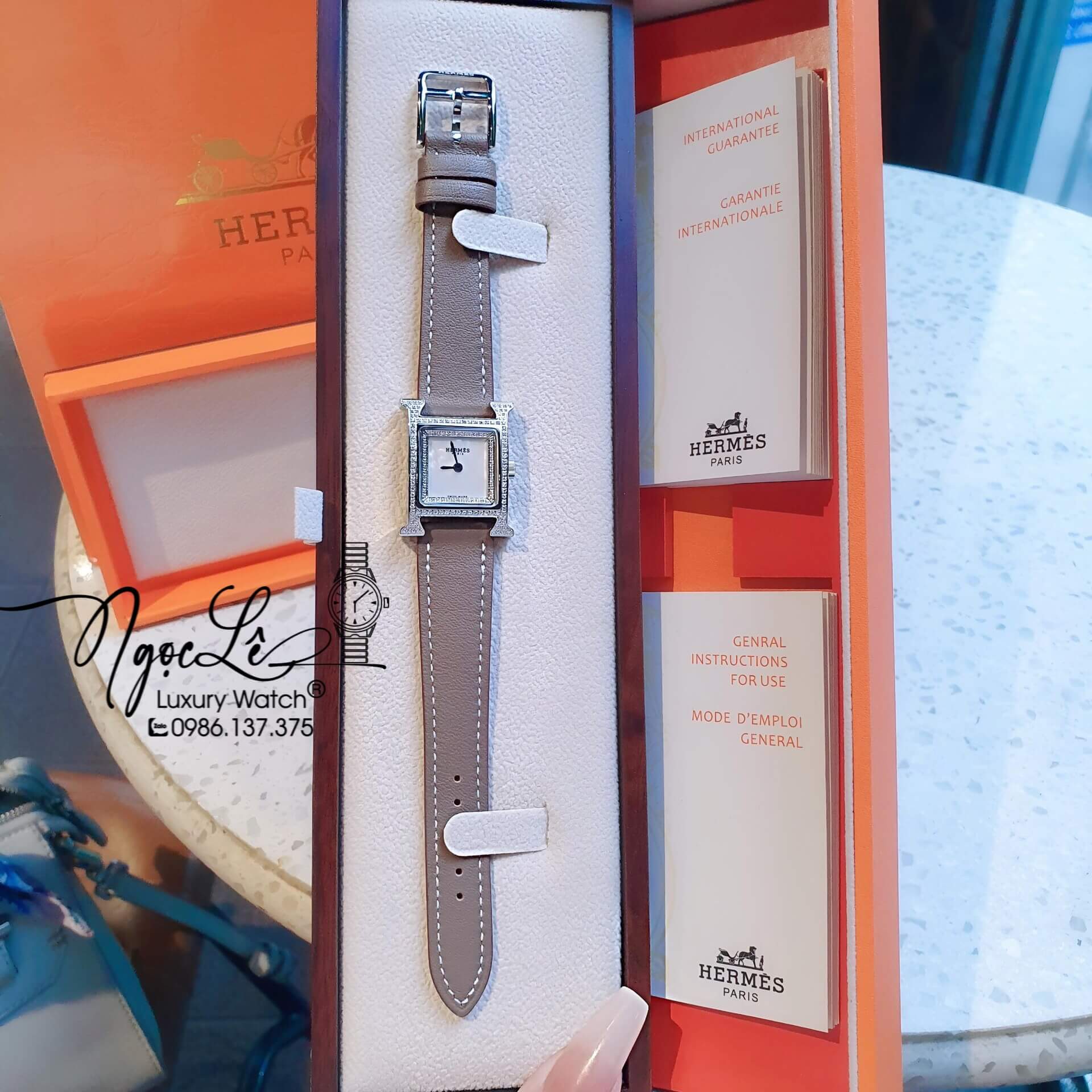 Đồng Hồ Nữ Hermes Heure H Dây Da Xám Vỏ Rose Mặt Xà Cừ Size 21x21mm