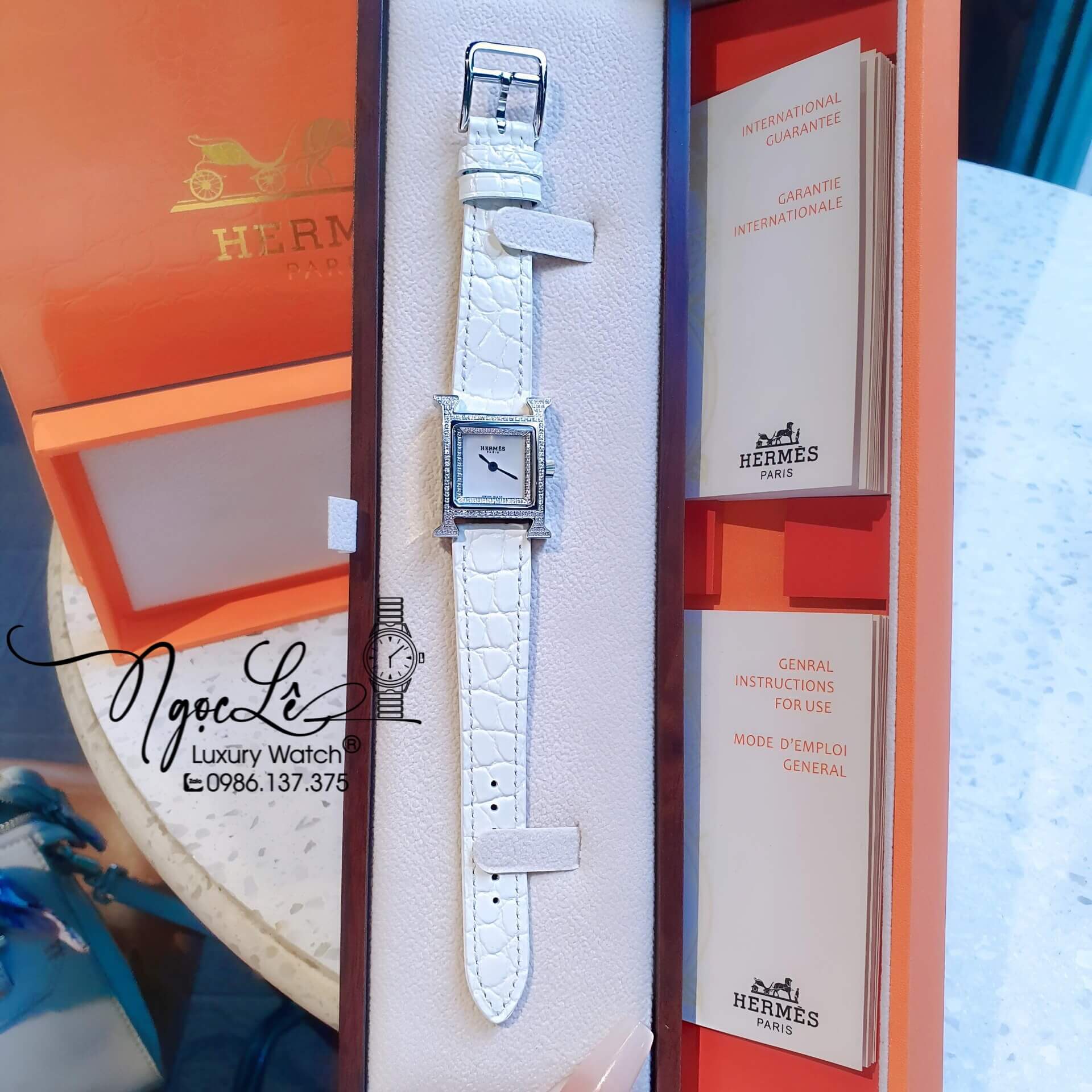Đồng Hồ Nữ Hermes Heure H Dây Da Trắng Vỏ Silver Mặt Xà Cừ Size 21x21mm