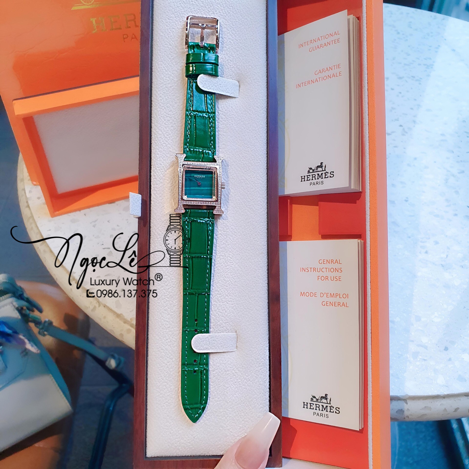 Đồng Hồ Nữ Hermes Heure H Dây Da Xanh Lá Vỏ Rose Mặt Xà Cừ Size 21x21mm