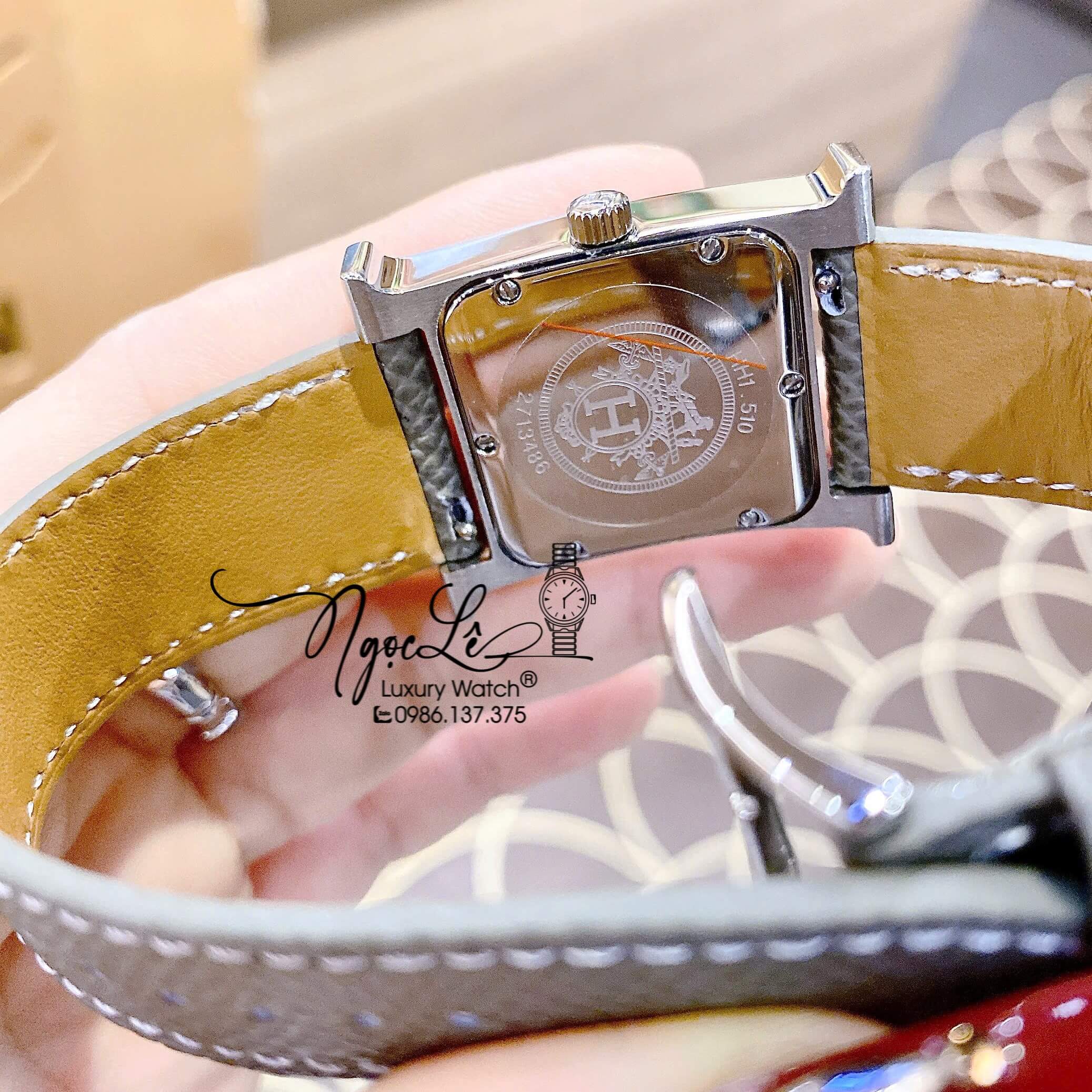 Đồng Hồ Nữ Hermes H Dây Da Màu Xám Mặt Vuông Đính Đá Size 26x26mm