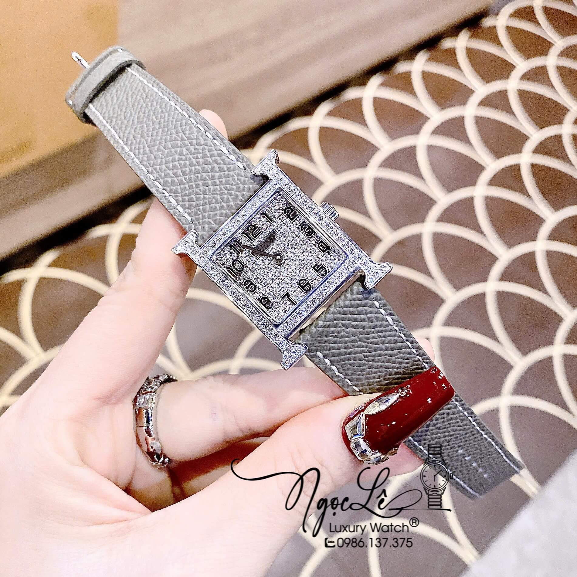 Đồng Hồ Nữ Hermes H Dây Da Màu Xám Mặt Vuông Đính Đá Size 26x26mm