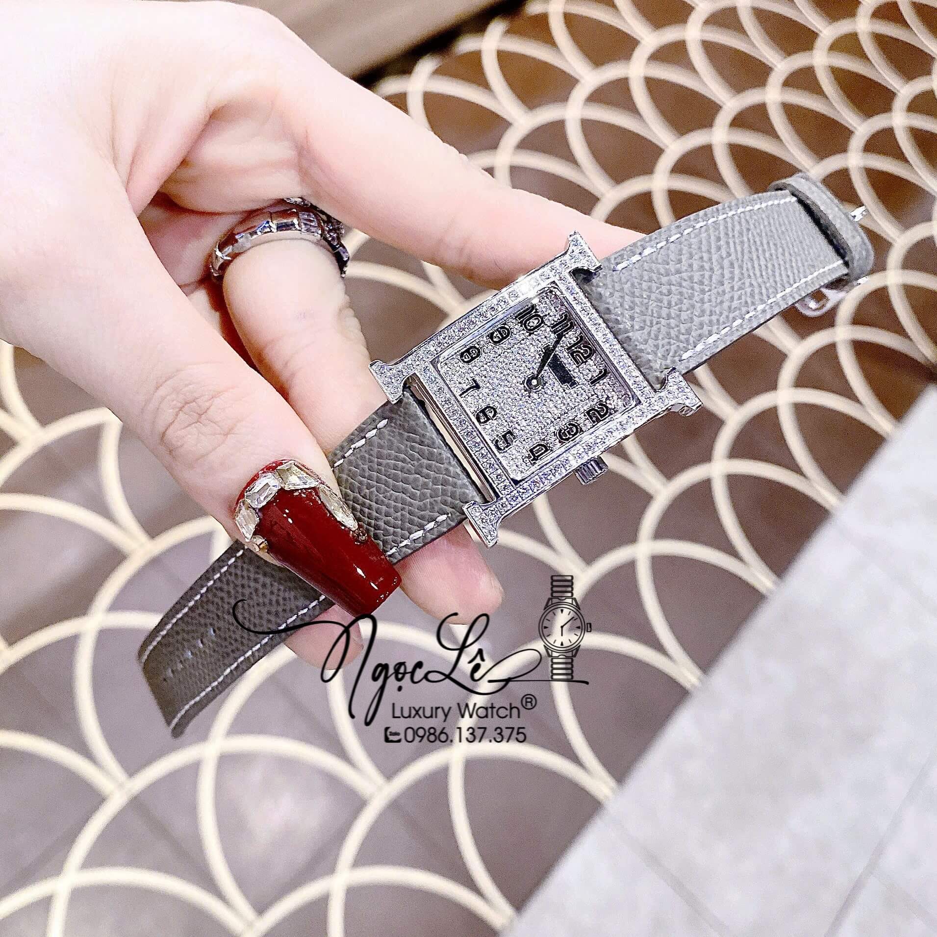 Đồng Hồ Nữ Hermes H Dây Da Màu Xám Mặt Vuông Đính Đá Size 26x26mm