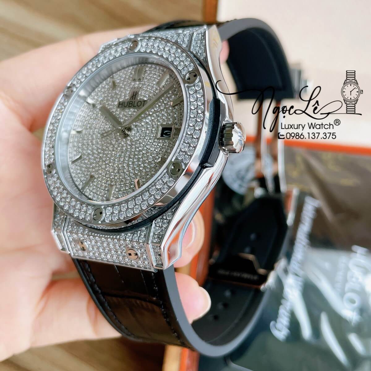 Đồng Hồ Hublot Automatic Nam 42mm Dây Da Silicon Đen Vỏ Bạc Đính Full Đá