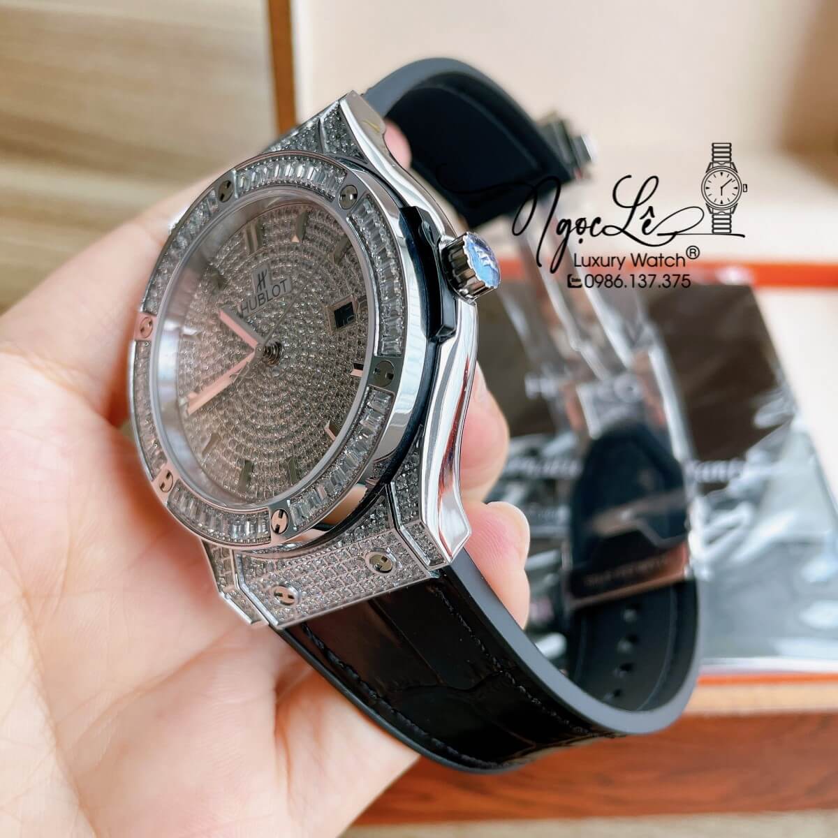 Đồng Hồ Hublot Automatic Nam 42mm Dây Da Silicon Đen Vỏ Bạc Đính Full Đá