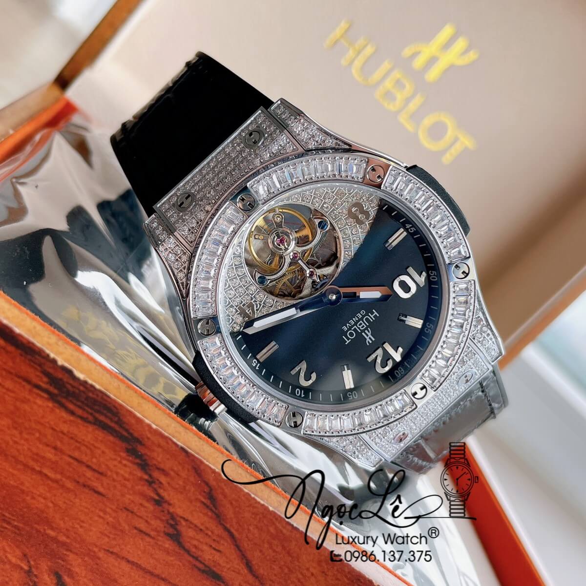 Đồng Hồ Hublot Automatic Nam Lộ Cơ Size 42mm Dây Da Silicon Đen Vỏ Bạc Đính Đá