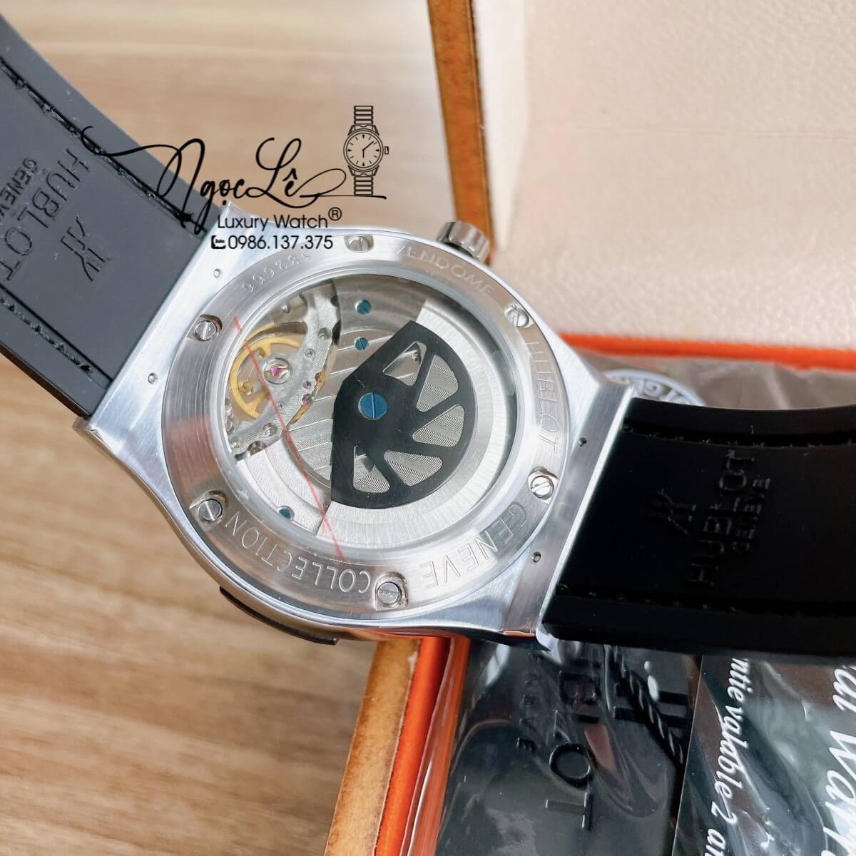 Đồng Hồ Hublot Automatic Nam Lộ Cơ Size 42mm Dây Da Silicon Đen Vỏ Bạc Đính Đá