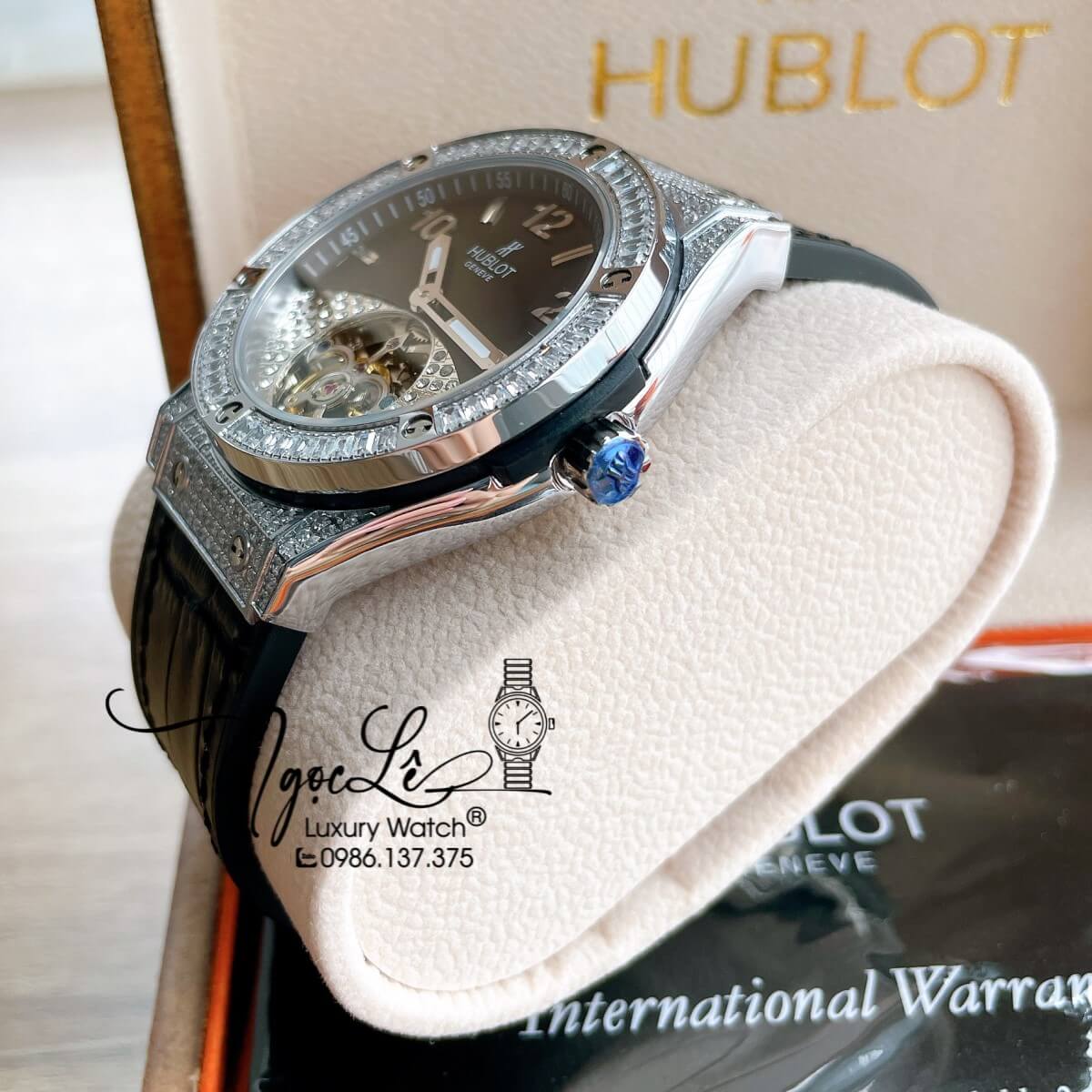 Đồng Hồ Hublot Automatic Nam Lộ Cơ Size 42mm Dây Da Silicon Đen Vỏ Bạc Đính Đá