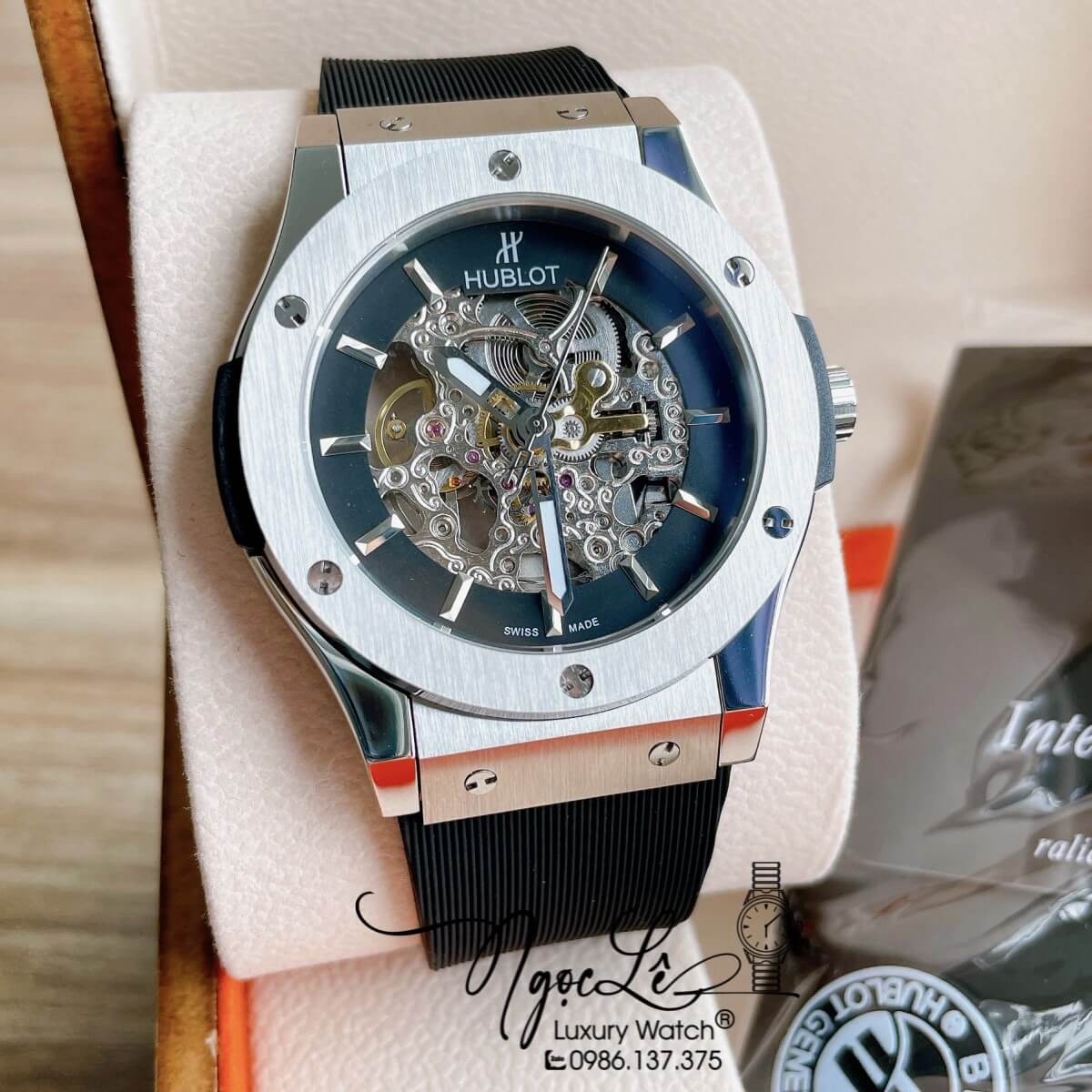 Đồng Hồ Hublot Automatic Nam Lộ Cơ Size 42mm Dây Silicon Đen Vỏ Bạc