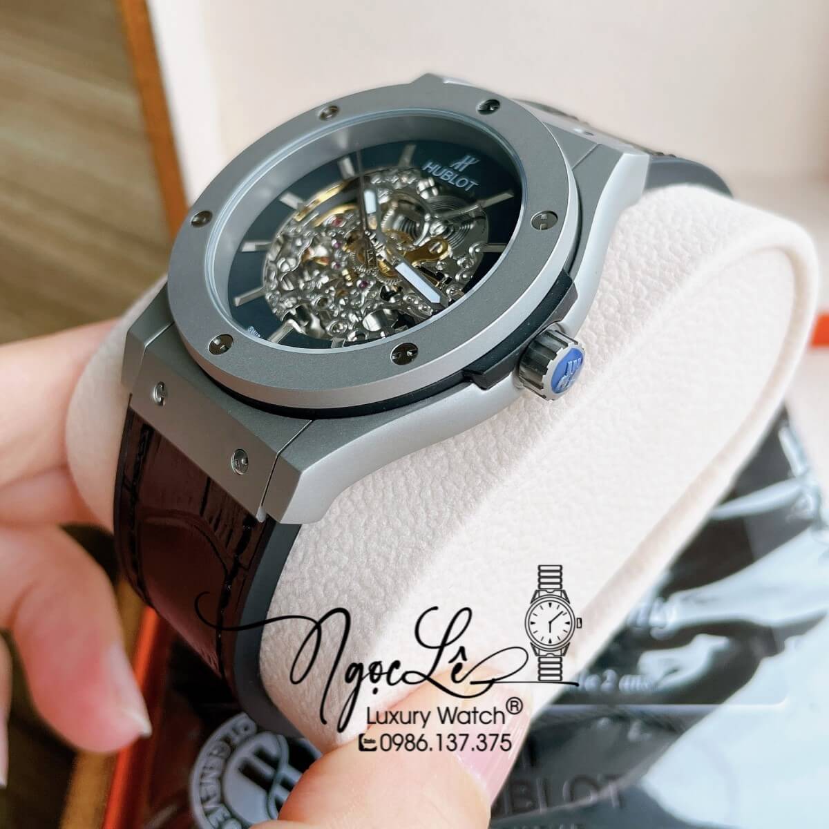 Đồng Hồ Hublot Automatic Nam Lộ Cơ Size 42mm Dây Silicon Đen Vỏ Thép Mờ