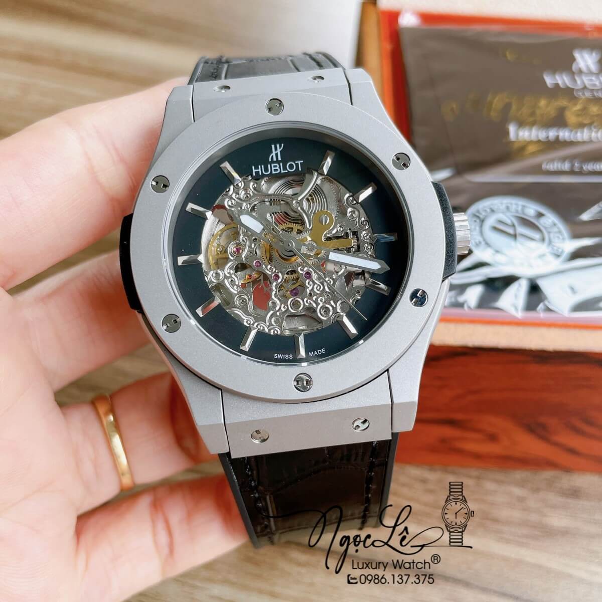 Đồng Hồ Hublot Automatic Nam Lộ Cơ Size 42mm Dây Silicon Đen Vỏ Thép Mờ