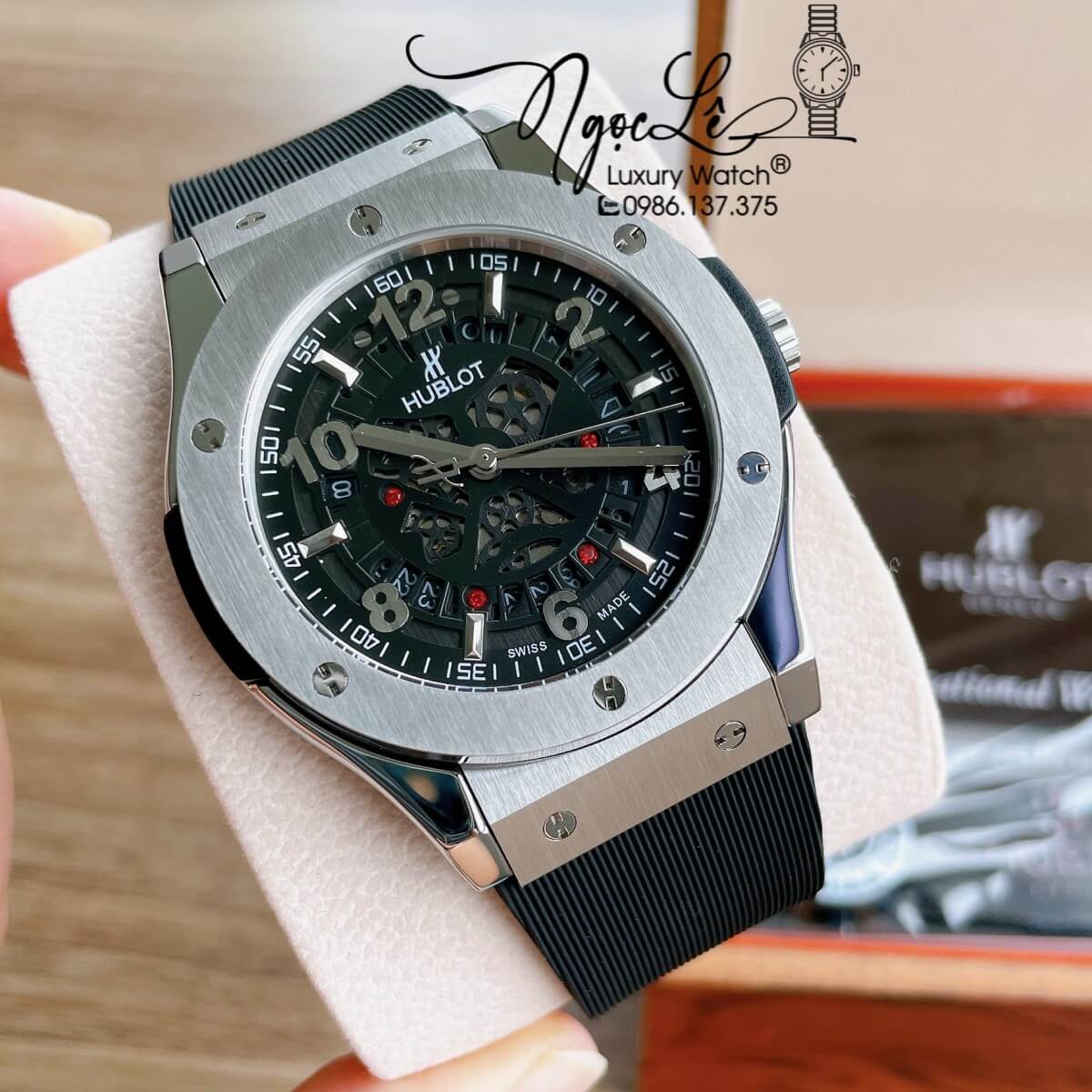 Đồng Hồ Hublot Automatic Nam Lộ Cơ Size 42mm Dây Silicon Đen Vỏ Thép Bạc