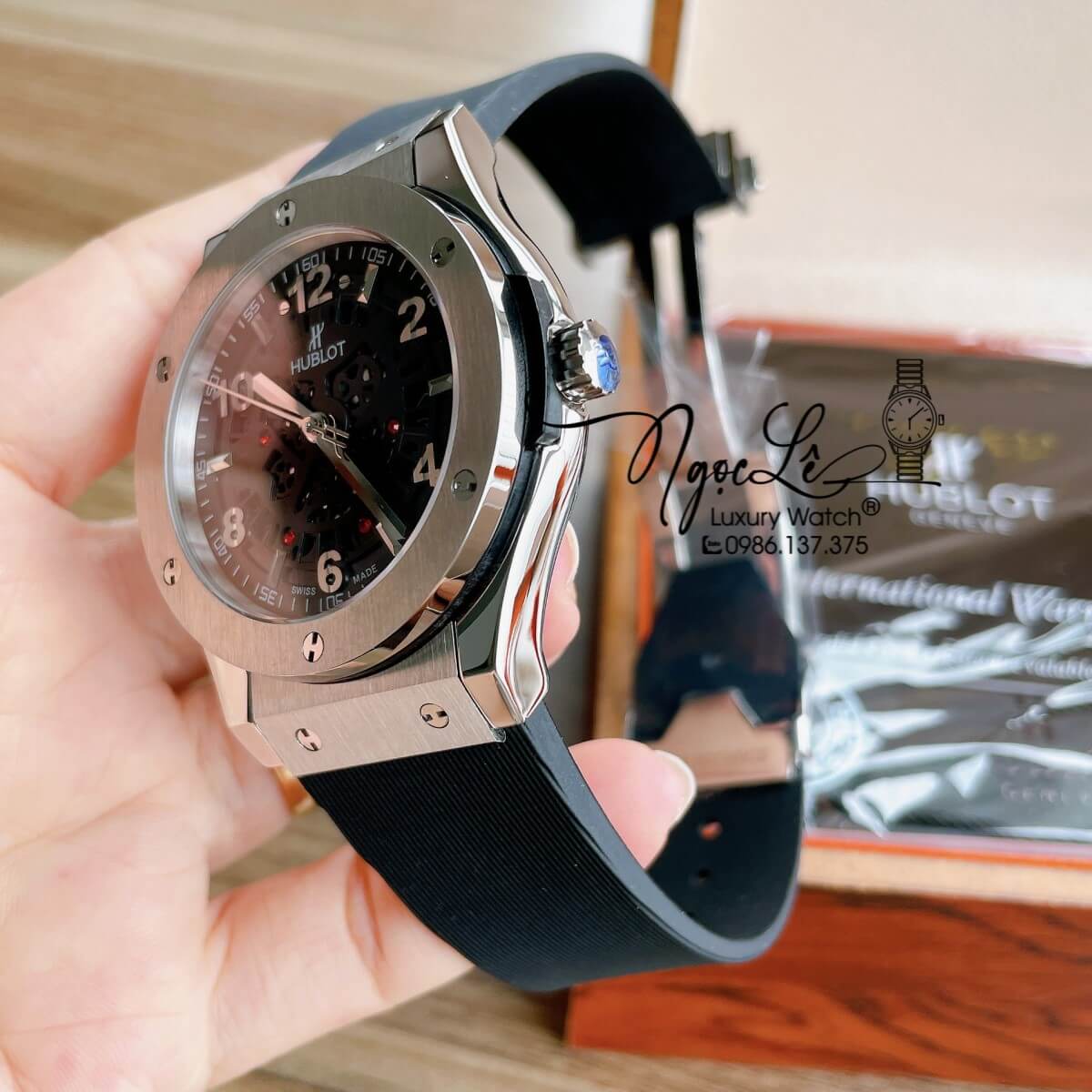 Đồng Hồ Hublot Automatic Nam Lộ Cơ Size 42mm Dây Silicon Đen Vỏ Thép Bạc
