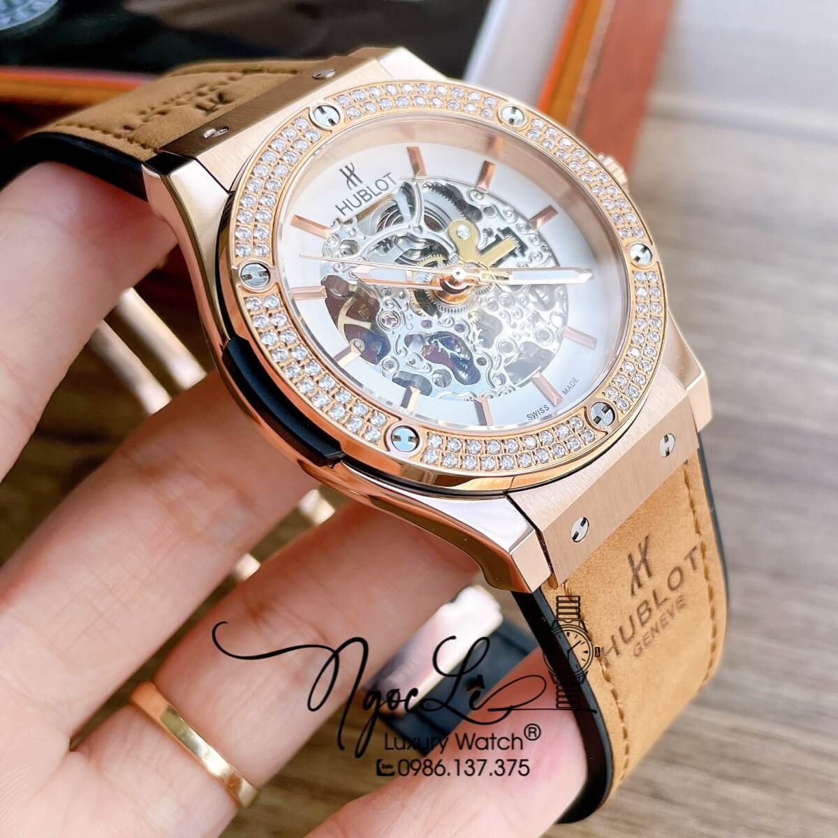 Đồng Hồ Hublot Automatic Nam Lộ Cơ Size 42mm Dây Da Silicon Nâu Vỏ Rose Đính Đá