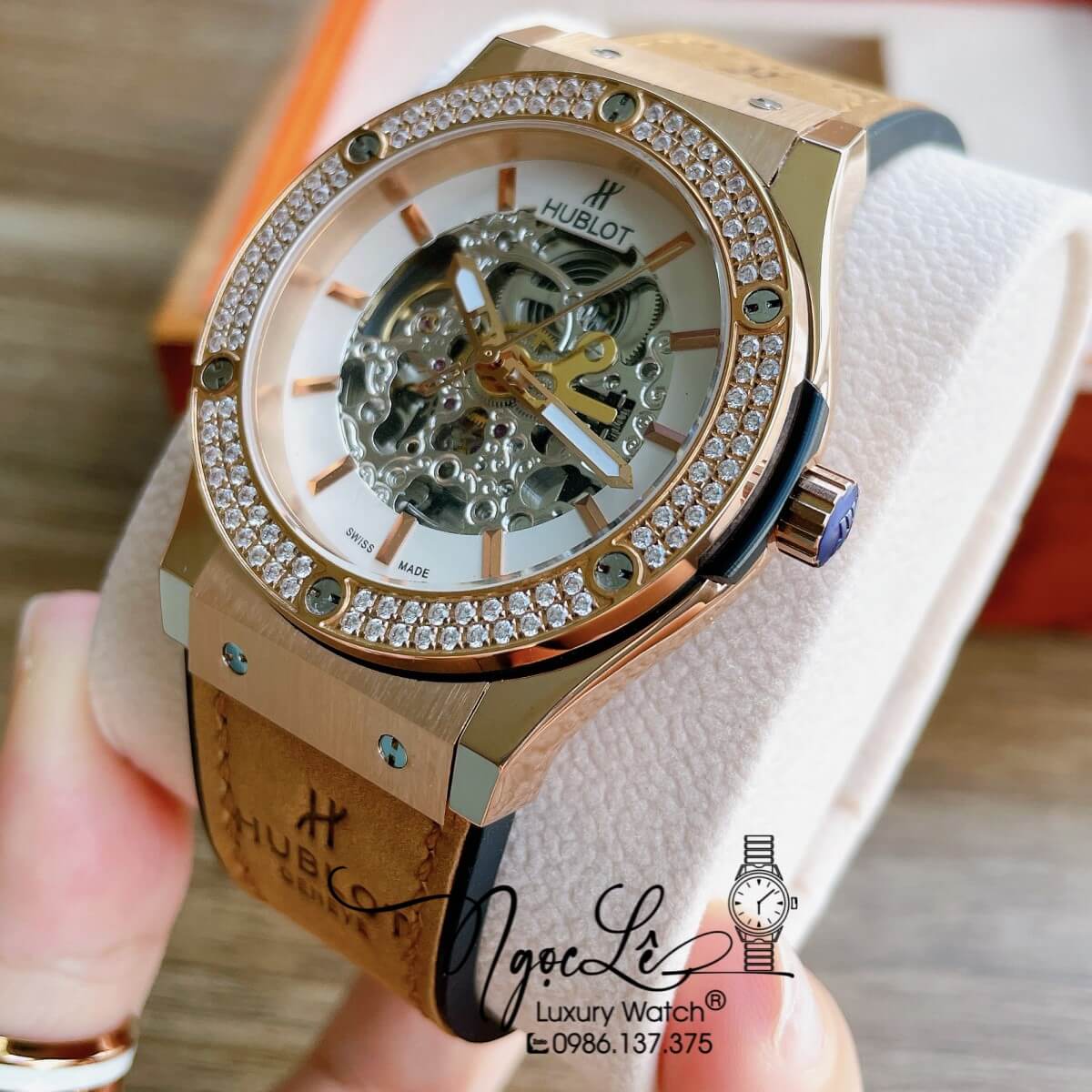 Đồng Hồ Hublot Automatic Nam Lộ Cơ Size 42mm Dây Da Silicon Nâu Vỏ Rose Đính Đá