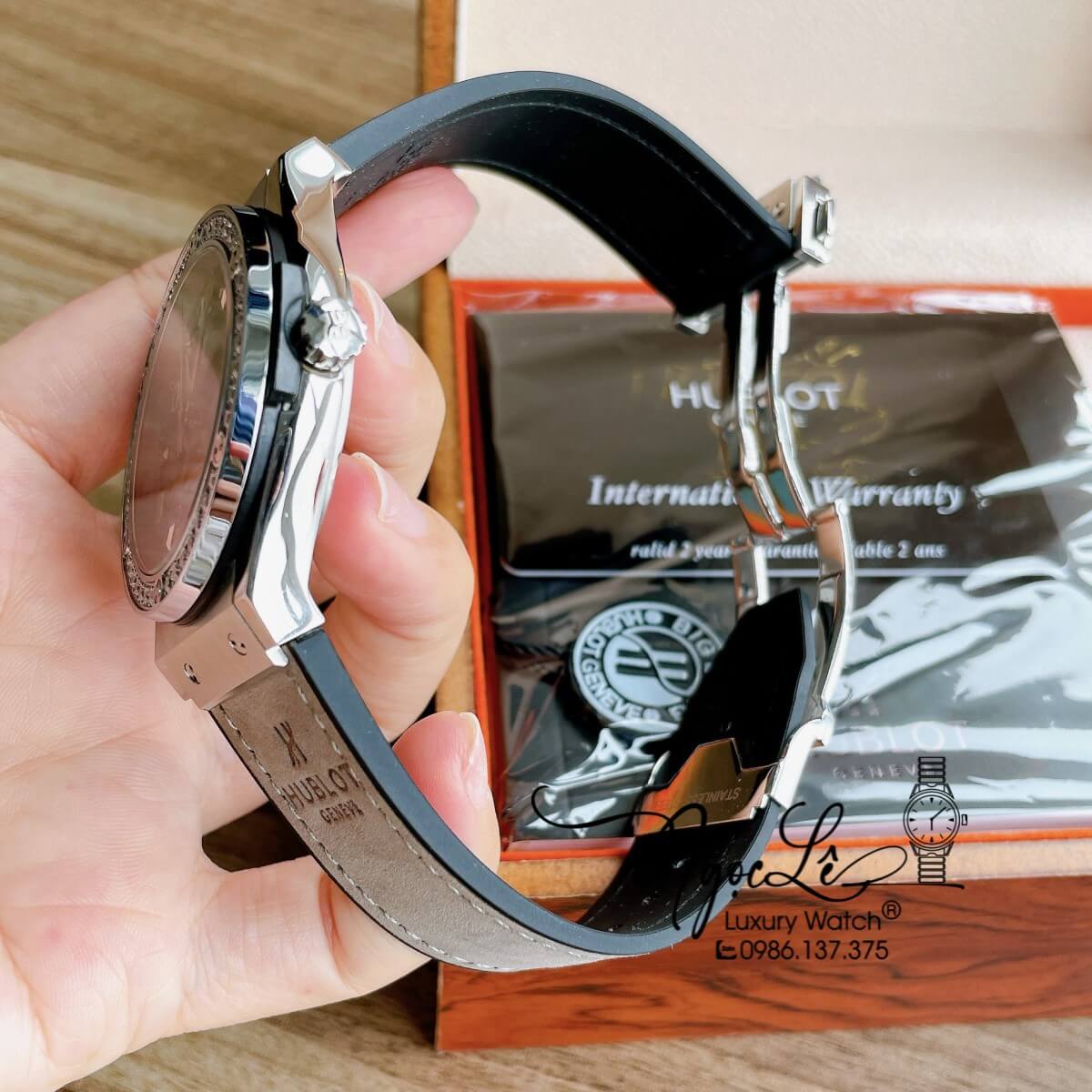 Đồng Hồ Hublot Automatic Nam Lộ Cơ Size 42mm Dây Da Silicon Xám Vỏ Bạc Đính Đá