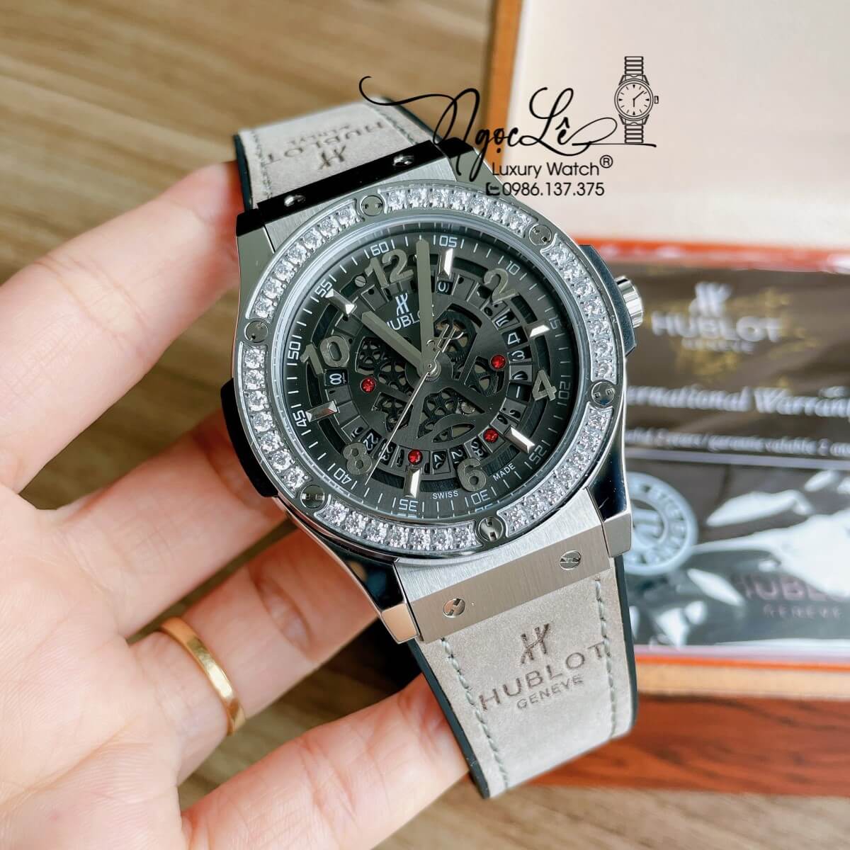 Đồng Hồ Hublot Automatic Nam Lộ Cơ Size 42mm Dây Da Silicon Xám Vỏ Bạc Đính Đá
