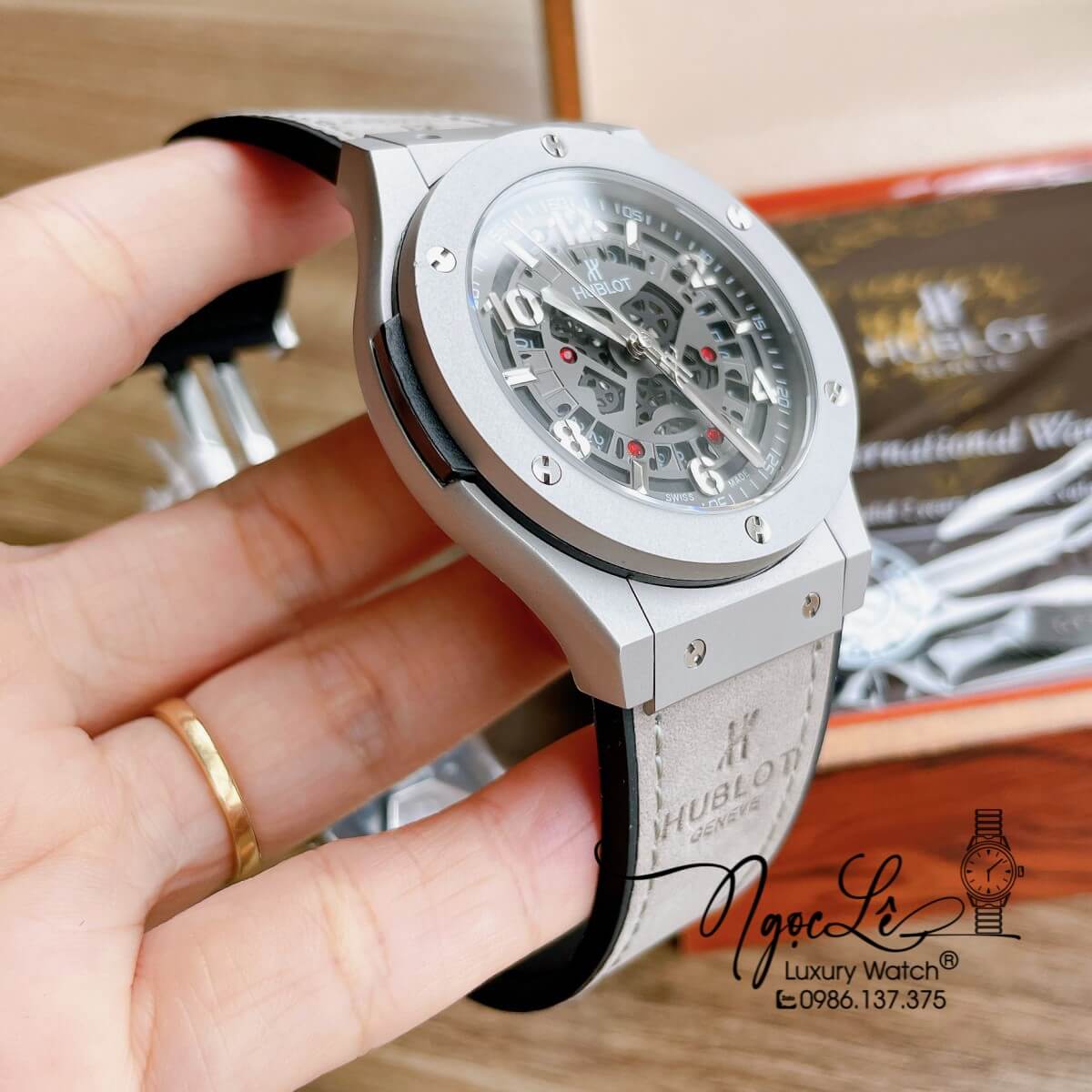 Đồng Hồ Hublot Automatic Nam Lộ Cơ Size 42mm Dây Da Silicon Xám Vỏ Thép Mờ