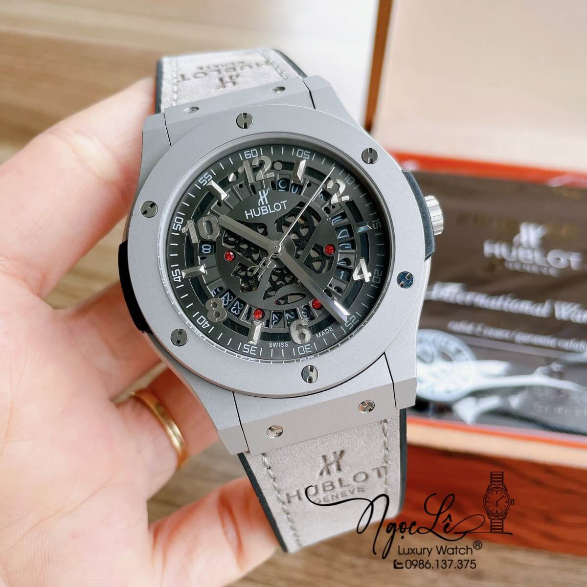 Đồng Hồ Hublot Automatic Nam Lộ Cơ Size 42mm Dây Da Silicon Xám Vỏ Thép Mờ