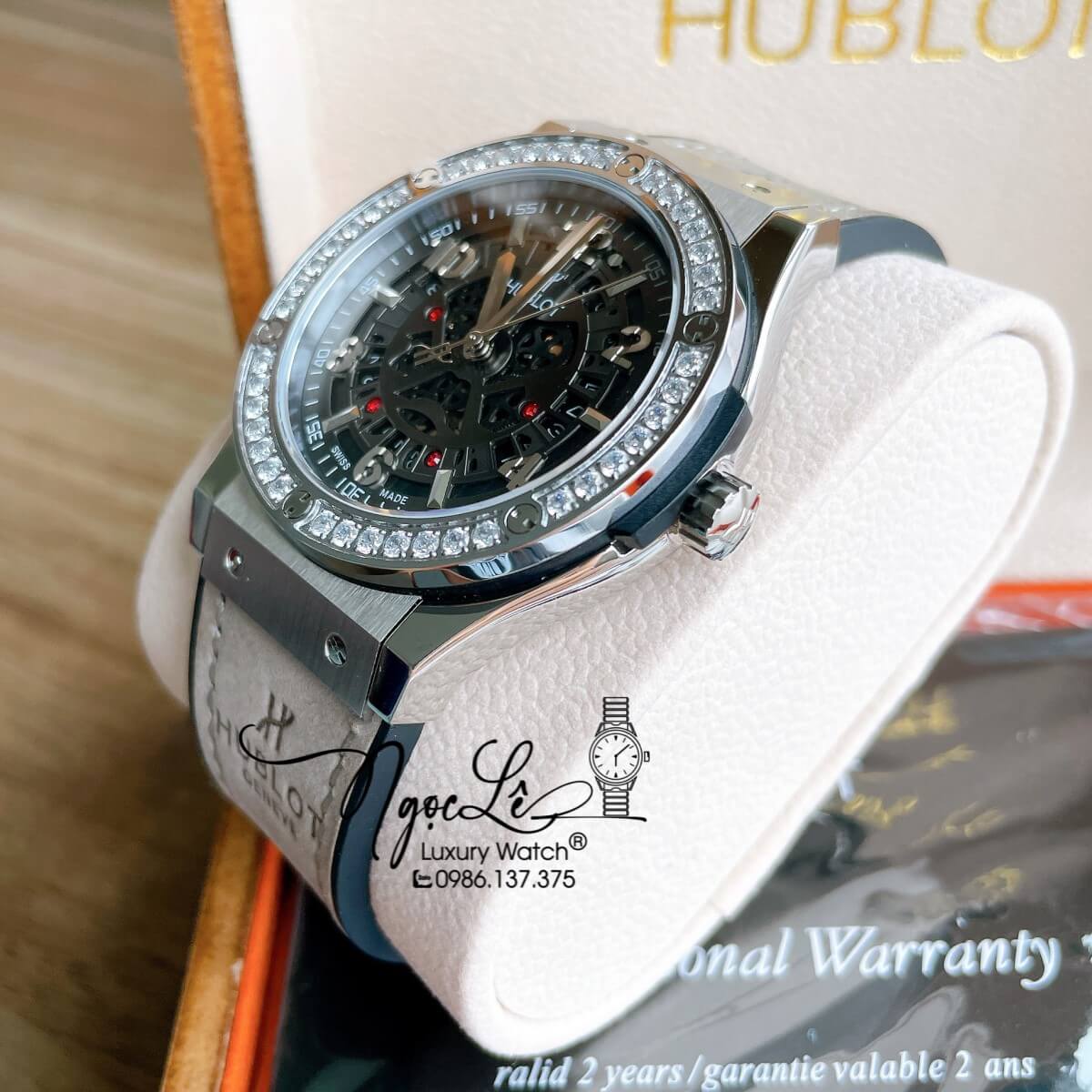 Đồng Hồ Hublot Automatic Nam Lộ Cơ Size 42mm Dây Da Silicon Xám Vỏ Bạc Đính Đá