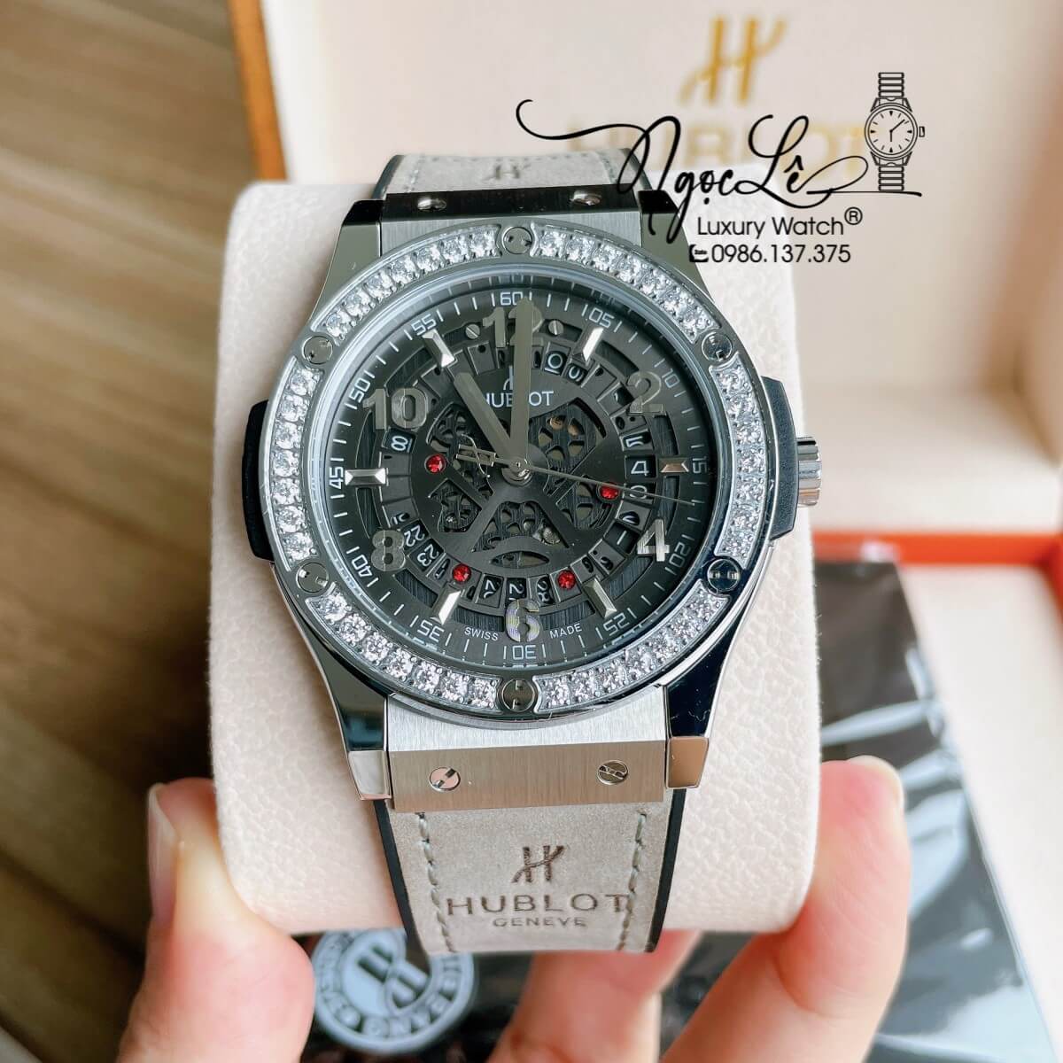 Đồng Hồ Hublot Automatic Nam Lộ Cơ Size 42mm Dây Da Silicon Xám Vỏ Bạc Đính Đá