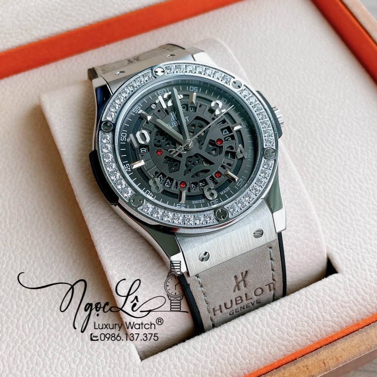 Đồng Hồ Hublot Automatic Nam Lộ Cơ Size 42mm Dây Da Silicon Xám Vỏ Bạc Đính Đá