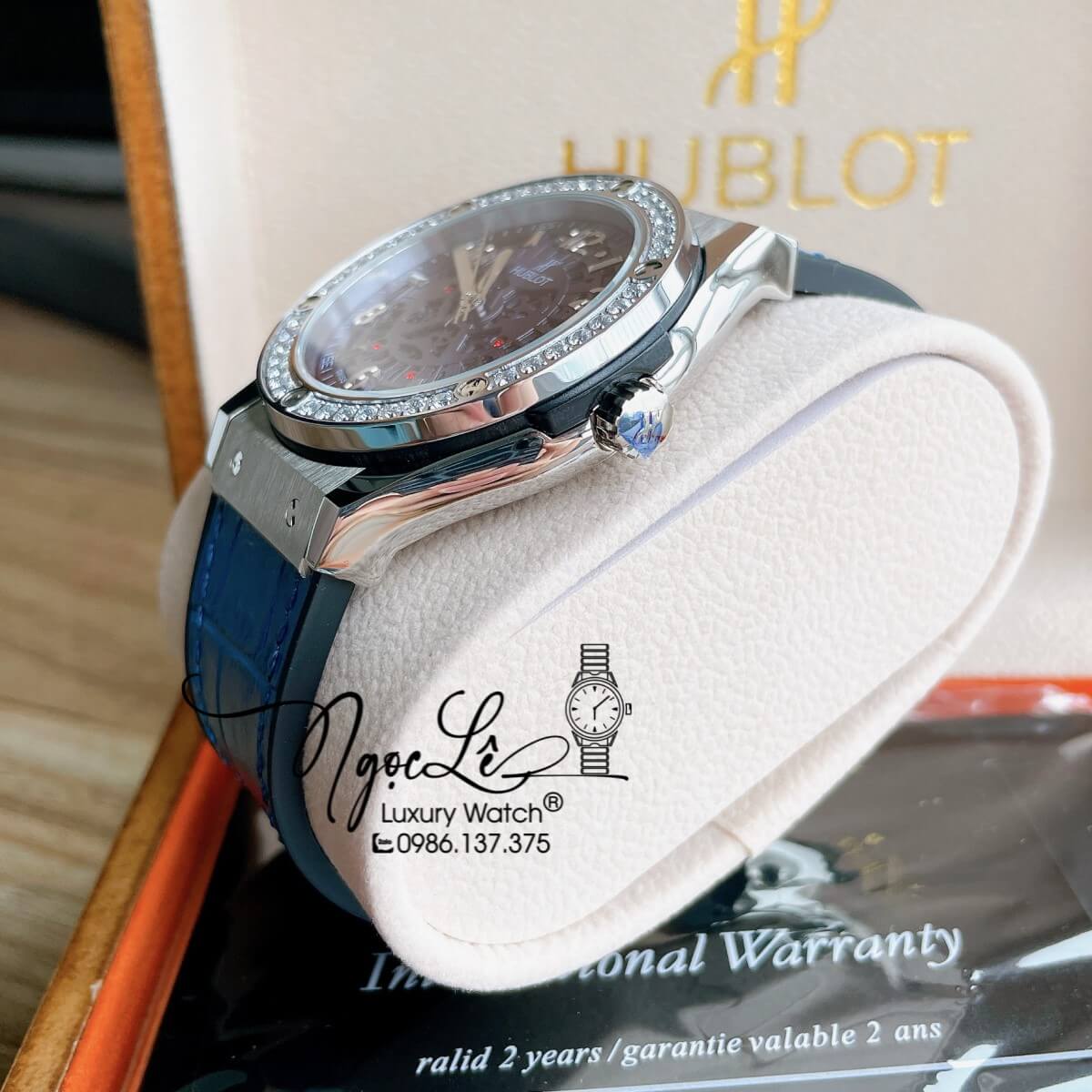 Đồng Hồ Hublot Automatic Nam Lộ Cơ Size 42mm Dây Da Silicon Xanh Vỏ Bạc Đính Đá