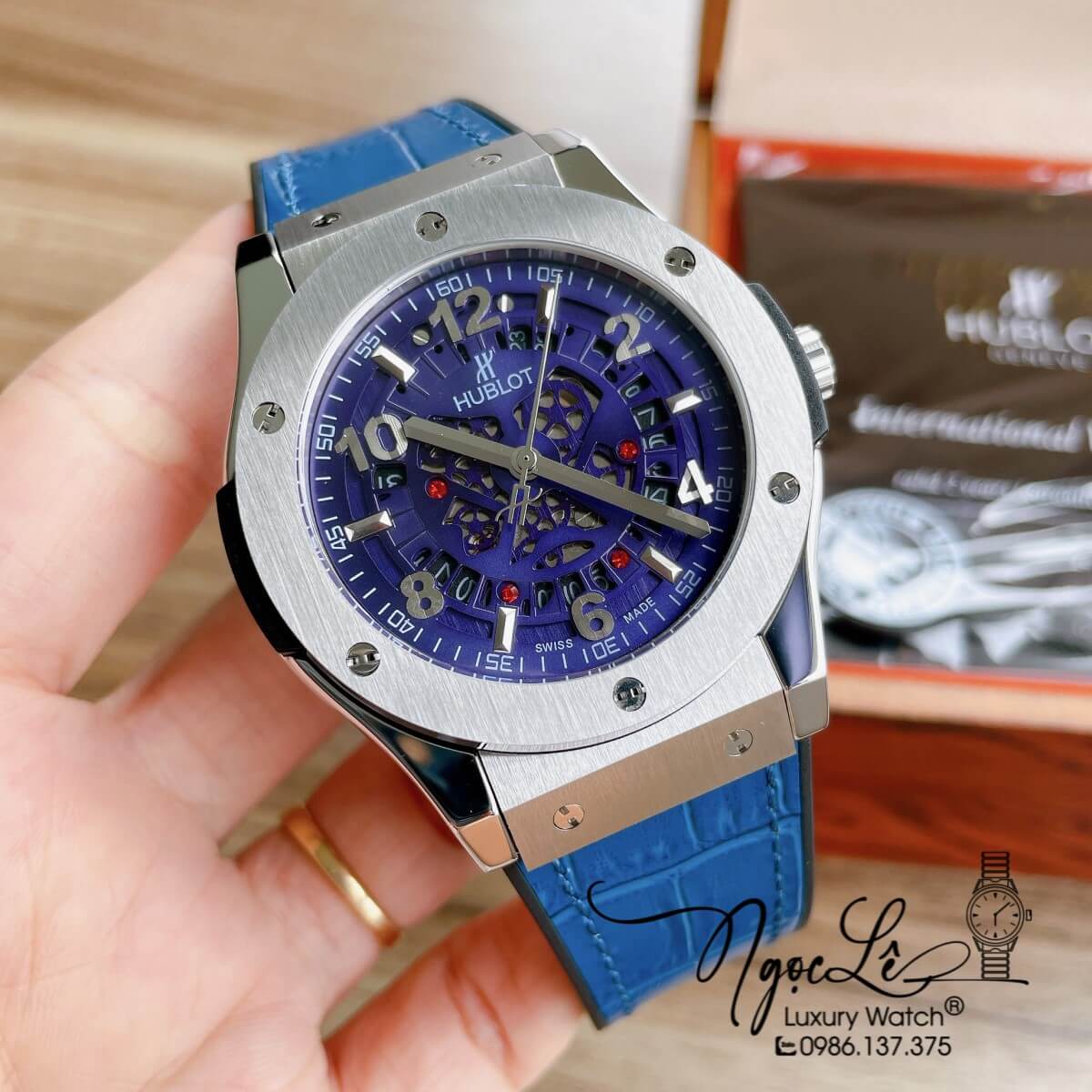 Đồng Hồ Hublot Automatic Nam Lộ Cơ Size 42mm Dây Da Silicon Xanh Vỏ Thép Bạc