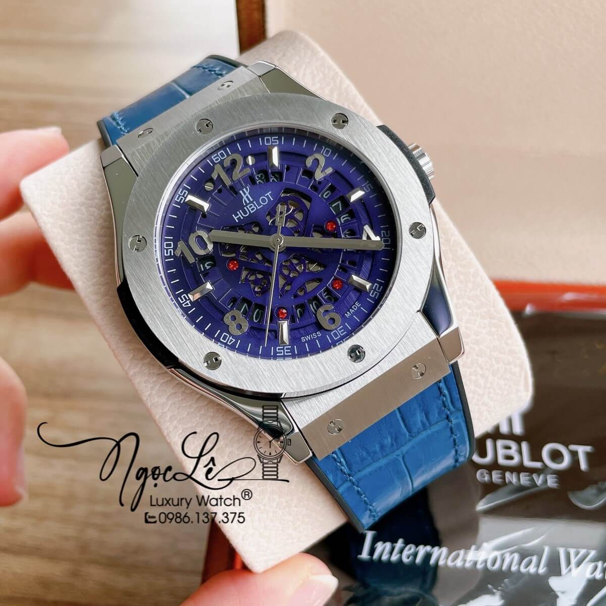 Đồng Hồ Hublot Automatic Nam Lộ Cơ Size 42mm Dây Da Silicon Xanh Vỏ Thép Bạc
