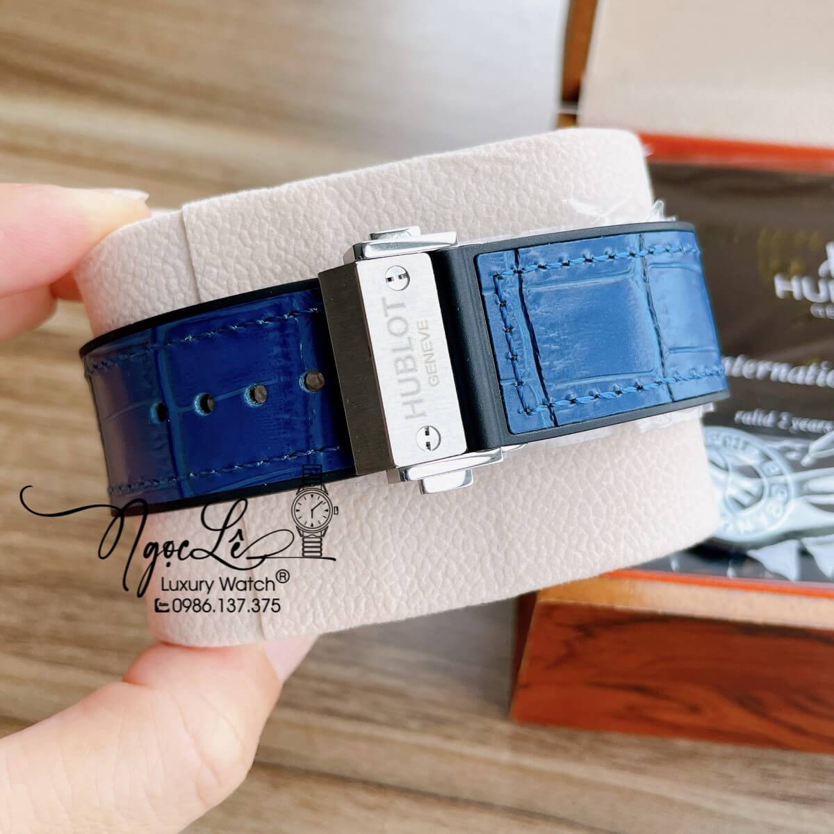 Đồng Hồ Hublot Automatic Nam Lộ Cơ Size 42mm Dây Da Silicon Xanh Vỏ Thép Bạc
