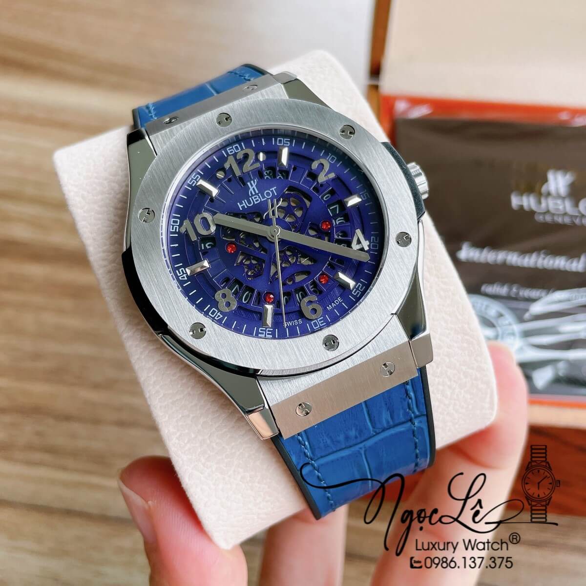 Đồng Hồ Hublot Automatic Nam Lộ Cơ Size 42mm Dây Da Silicon Xanh Vỏ Thép Bạc