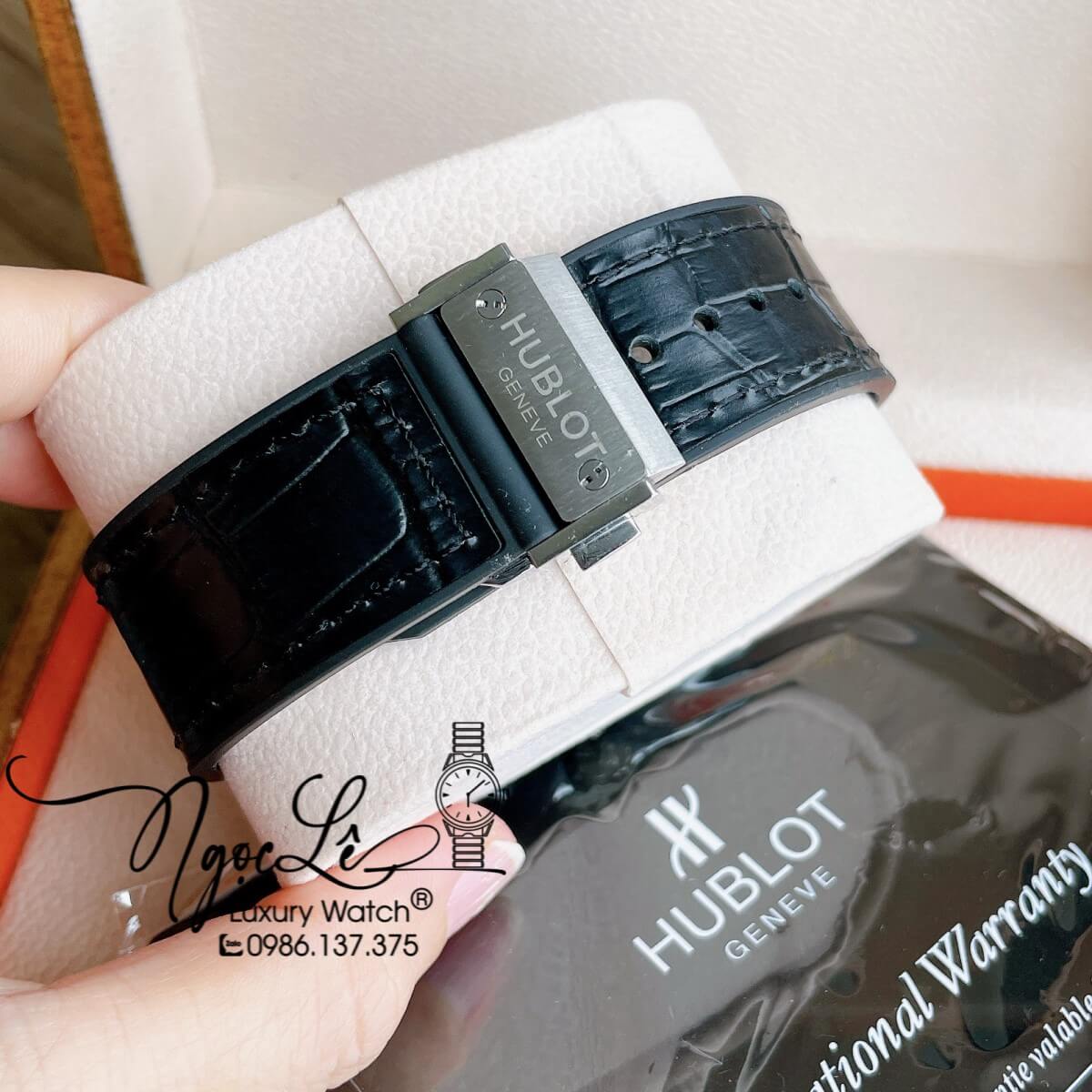 Đồng Hồ Nam Hublot Automatic Lộ Cơ Size 42mm Dây Da Silicon Đen Vỏ Bạc Đính Đá
