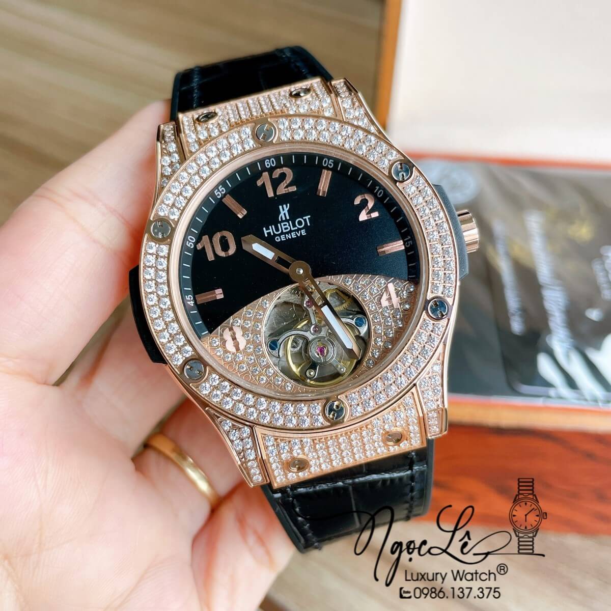 Đồng Hồ Nam Hublot Big Bang Automatic Lộ Cơ Size 42mm Dây Da Silicon Đen Vỏ Rose Đính Đá