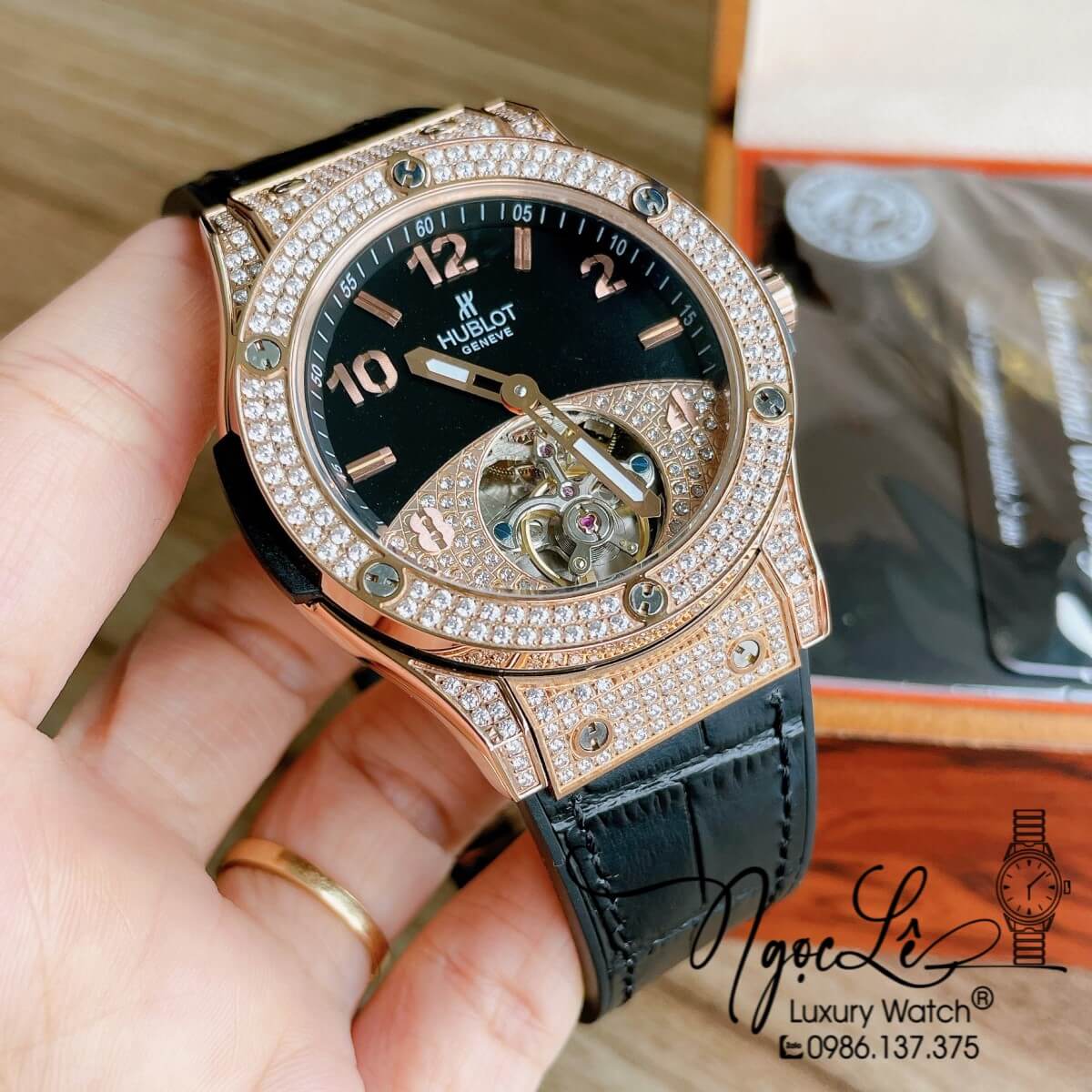 Đồng Hồ Nam Hublot Big Bang Automatic Lộ Cơ Size 42mm Dây Da Silicon Đen Vỏ Rose Đính Đá
