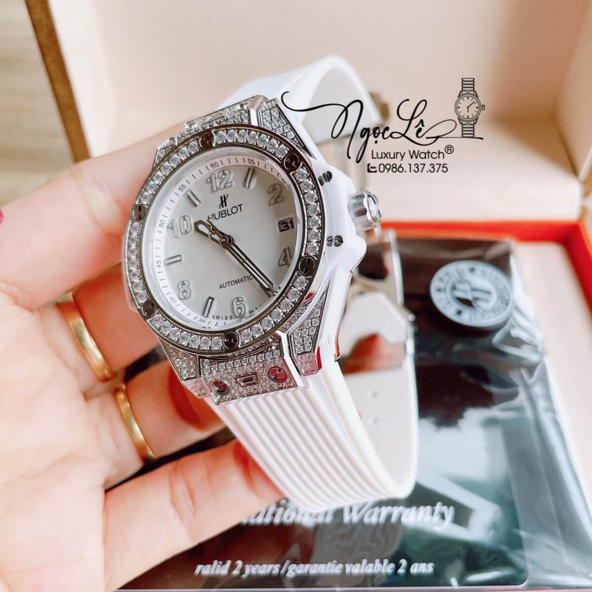 Đồng Hồ Nữ Hublot Big Bang Dây Silicon Trắng Vỏ Bạc Đính Đá Tròn Size 37mm