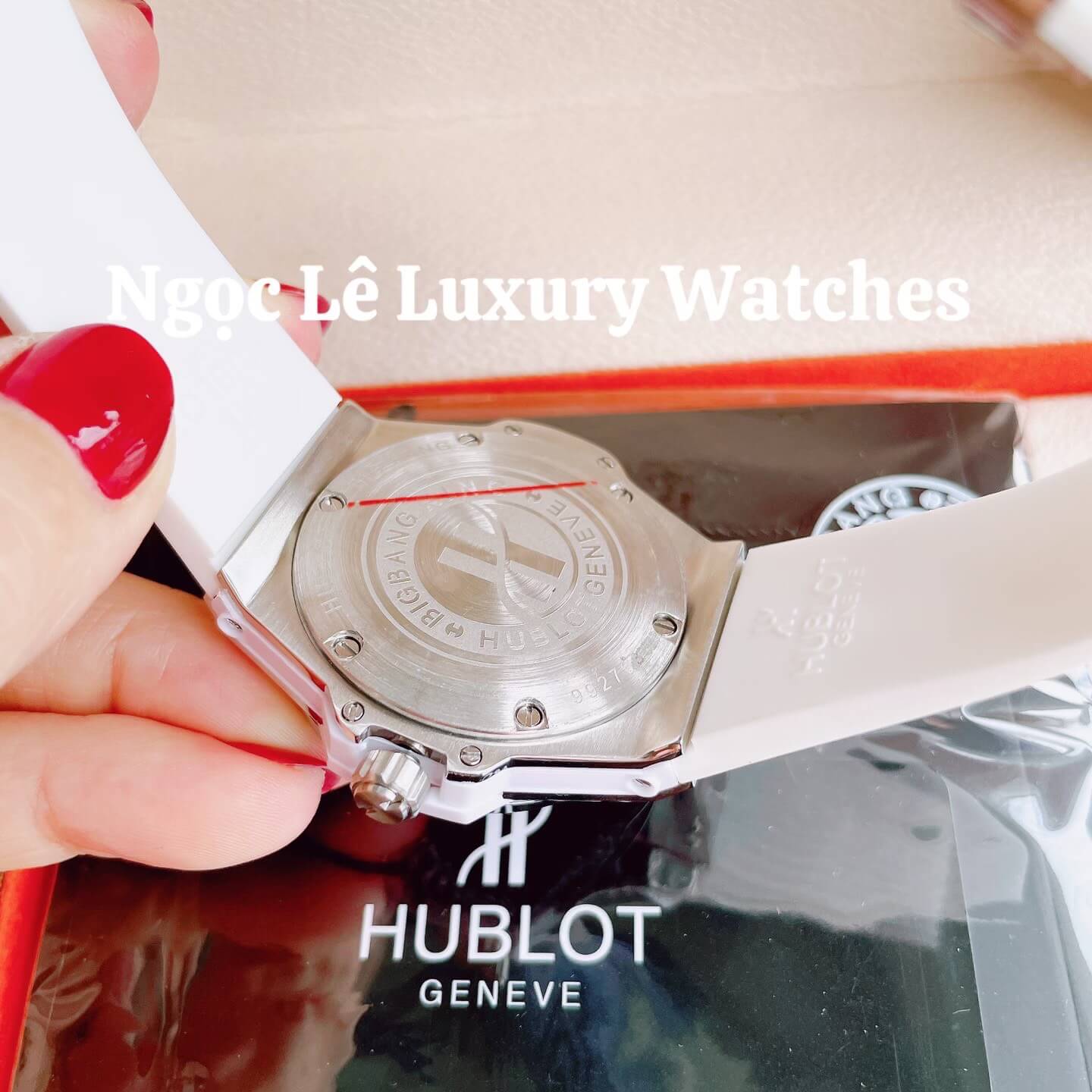 Đồng Hồ Nữ Hublot Big Bang Dây Silicon Trắng Vỏ Bạc Đính Đá Tròn Size 39mm