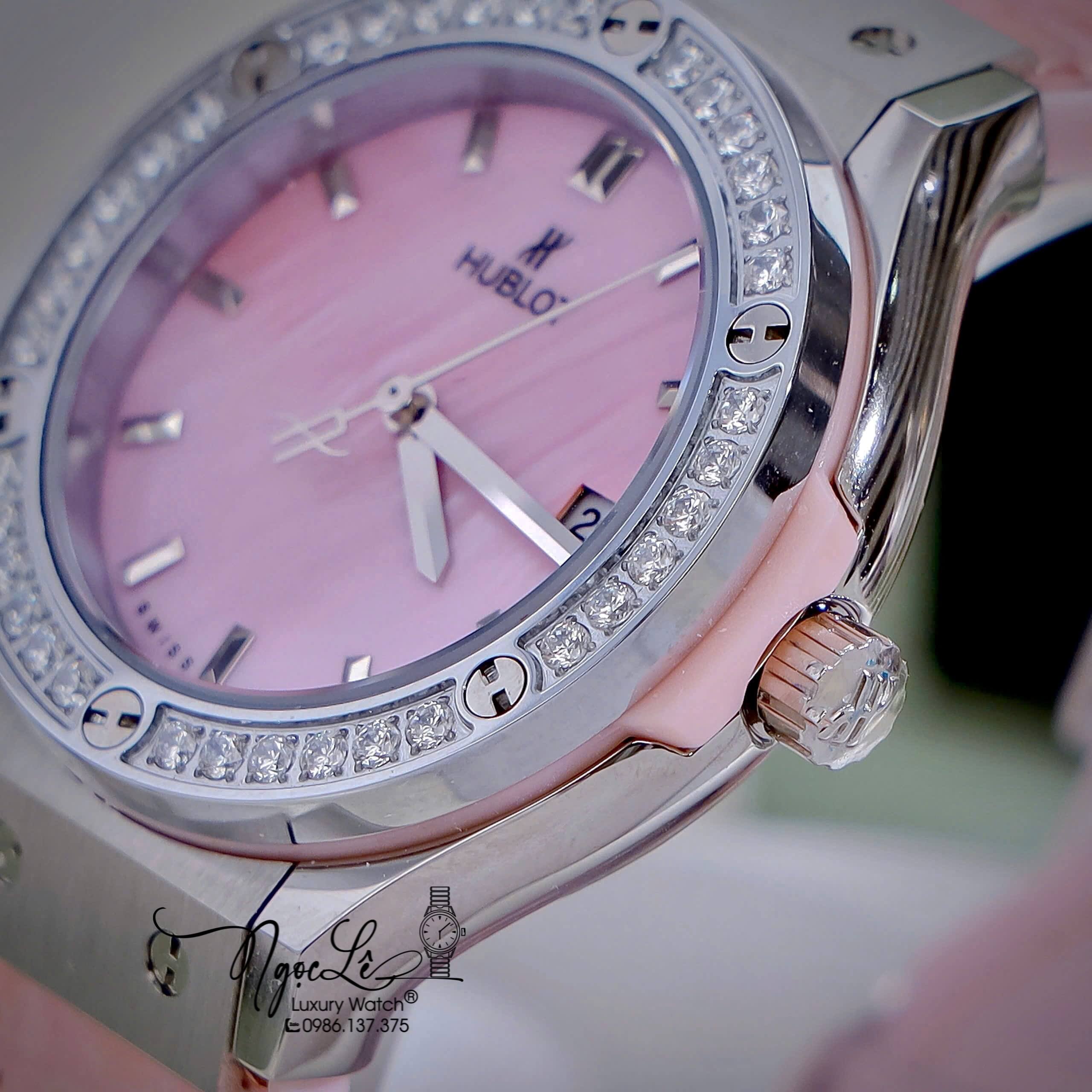 Đồng Hồ Nữ Hublot Classic Fusion Cao Su Bọc Da Hồng Đính Đá Vỏ Silver Size 34mm - Máy Quartz