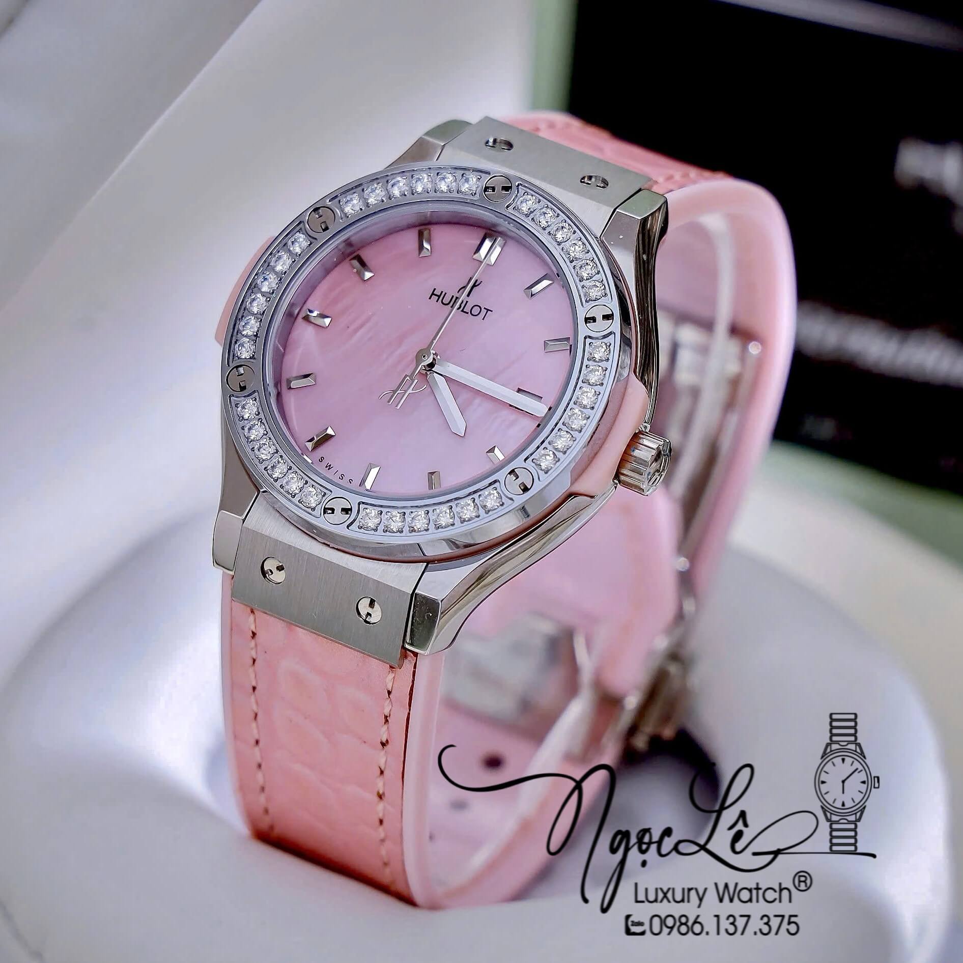 Đồng Hồ Nữ Hublot Classic Fusion Cao Su Bọc Da Hồng Đính Đá Vỏ Silver Size 34mm - Máy Quartz