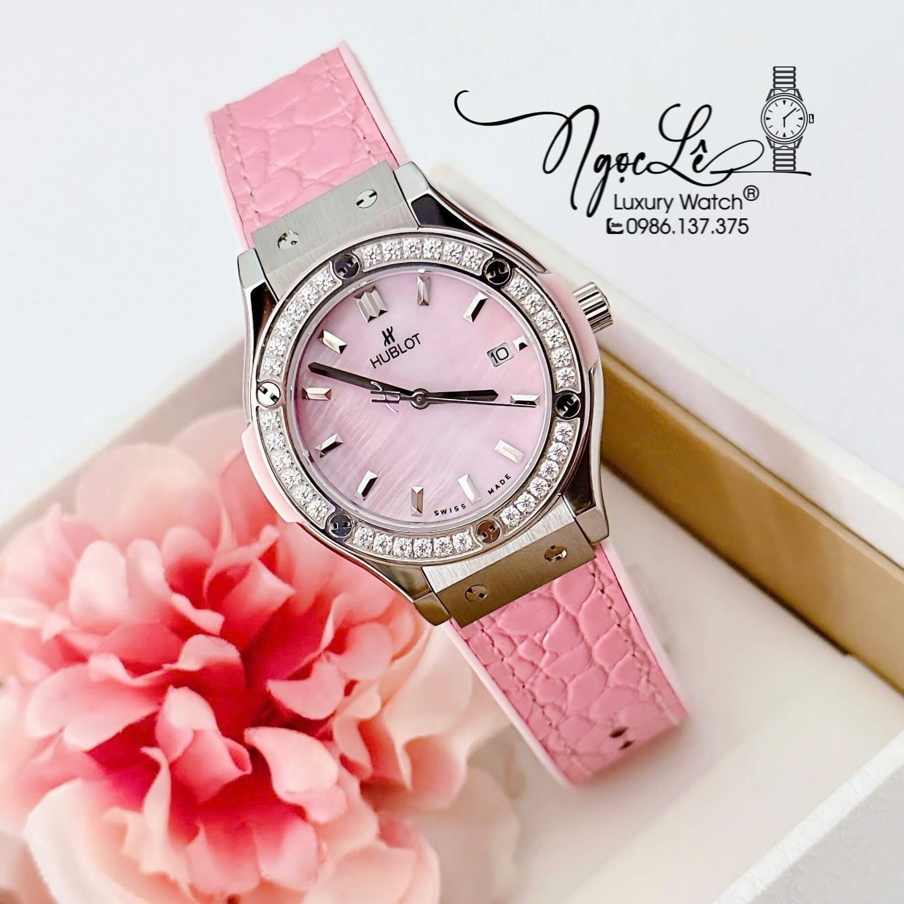 Đồng Hồ Nữ Hublot Classic Fusion Cao Su Bọc Da Hồng Đính Đá Vỏ Silver Size 34mm - Máy Quartz