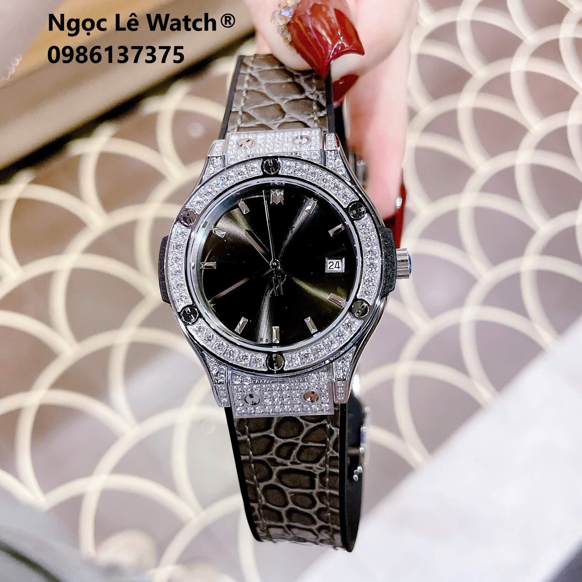 Đồng Hồ Nữ Hublot Classic Fusion Màu Xám Đen Đính Đá Silver Size 34mm - Máy Quartz