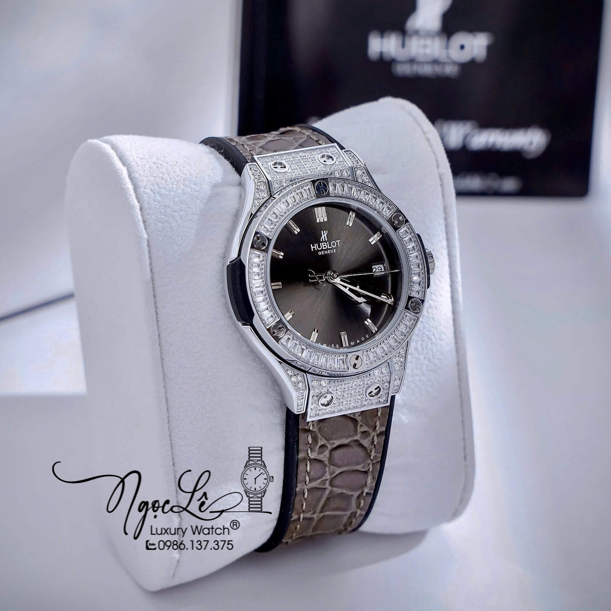 Đồng Hồ Nữ Hublot Classic Fusion Cao Su Bọc Da Xám Đen Đính Đá Vỏ Silver Size 34mm - Máy Quartz