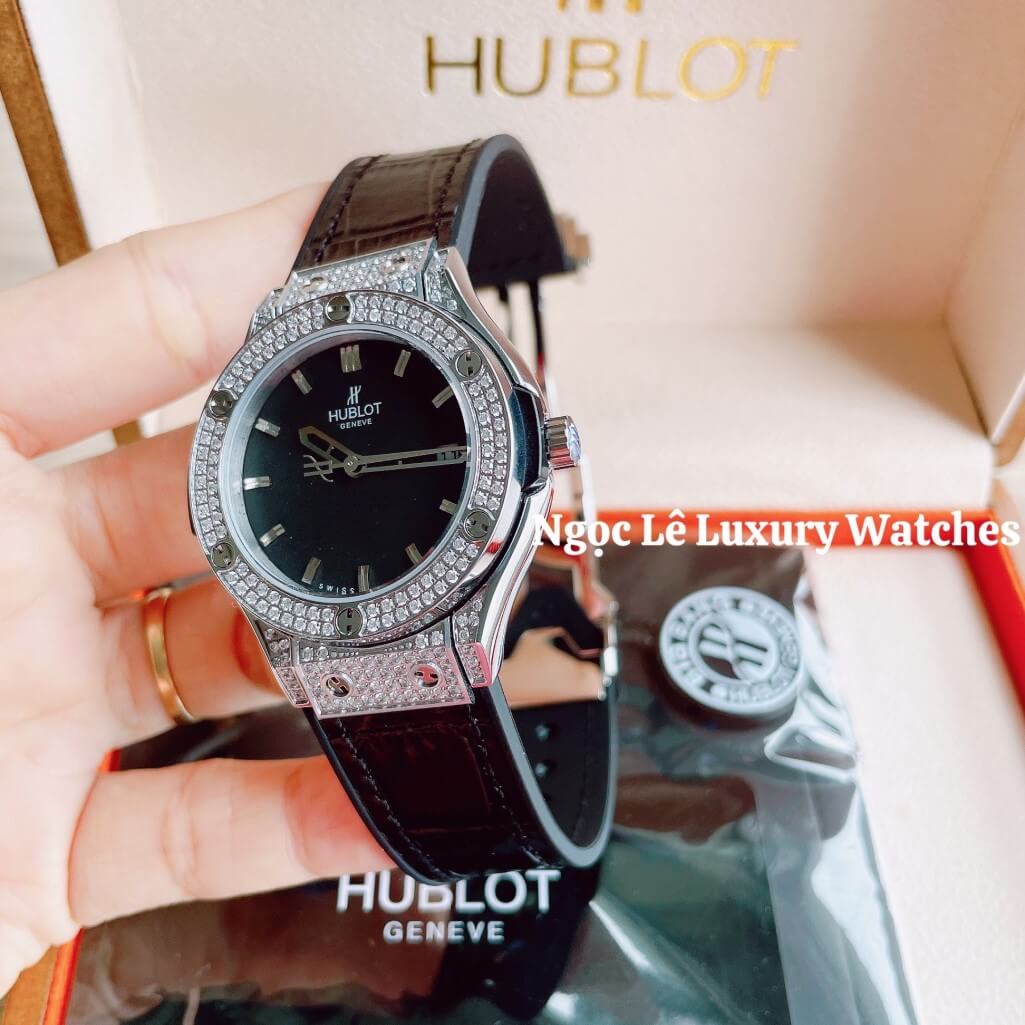 Đồng Hồ Nữ Hublot Classic Fusion 34mm Máy Pin Dây Da Silicon Đen Đính Đá Vỏ Silver