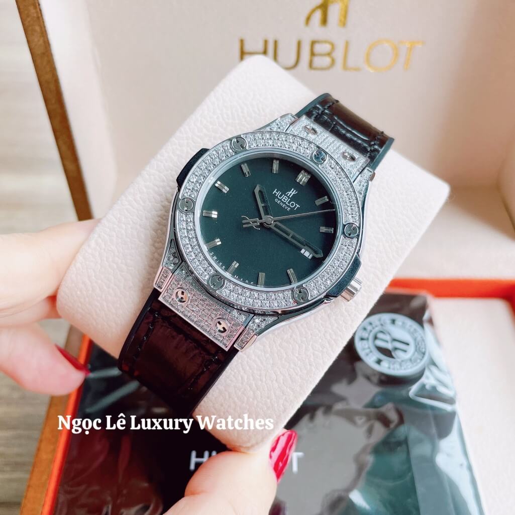 Đồng Hồ Nữ Hublot Classic Fusion 34mm Máy Pin Dây Da Silicon Đen Đính Đá Vỏ Silver