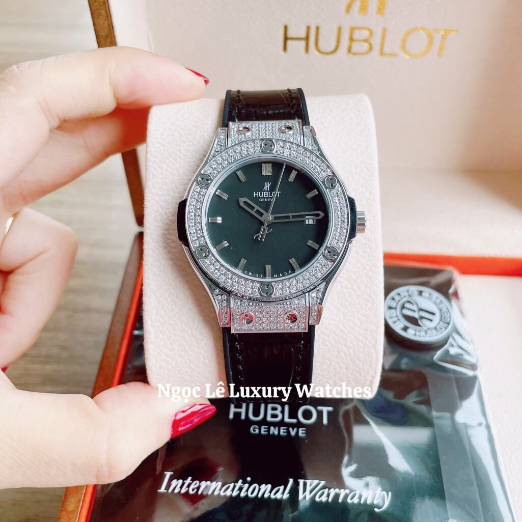 Đồng Hồ Nữ Hublot Classic Fusion 34mm Máy Pin Dây Da Silicon Đen Đính Đá Vỏ Silver